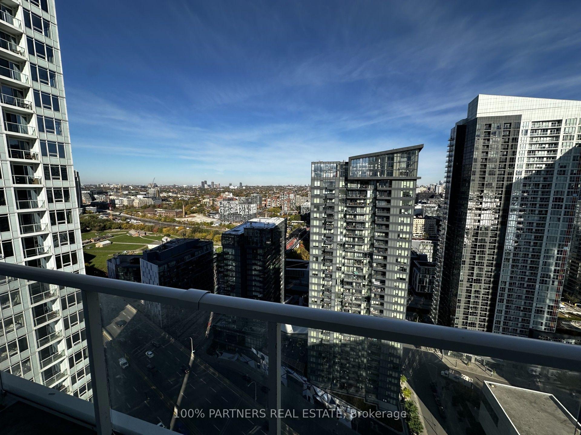 Photo 11 of 17 Bathurst Street, Toronto, Waterfront Communities — HOMEH