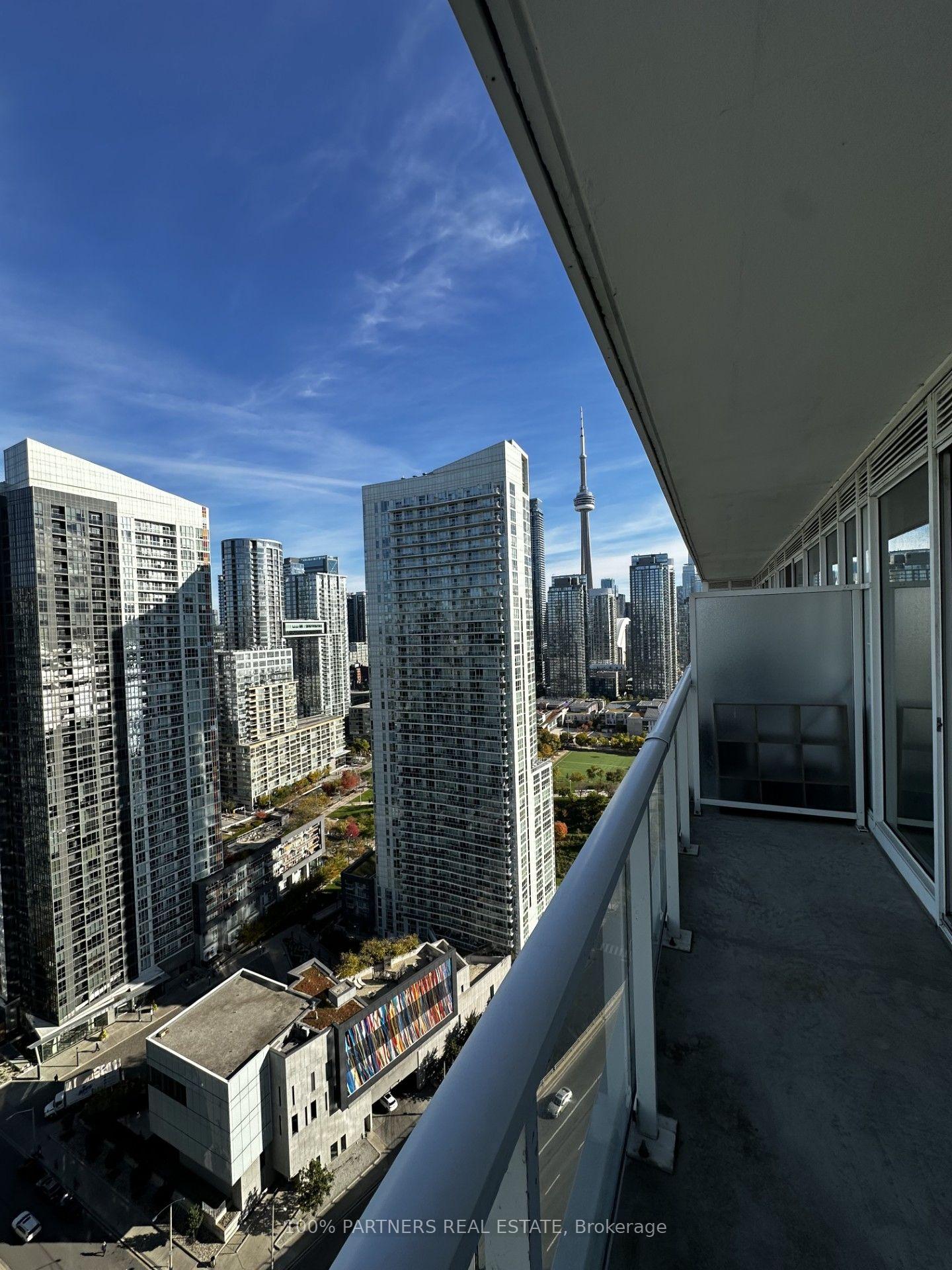 Photo 12 of 17 Bathurst Street, Toronto, Waterfront Communities — HOMEH