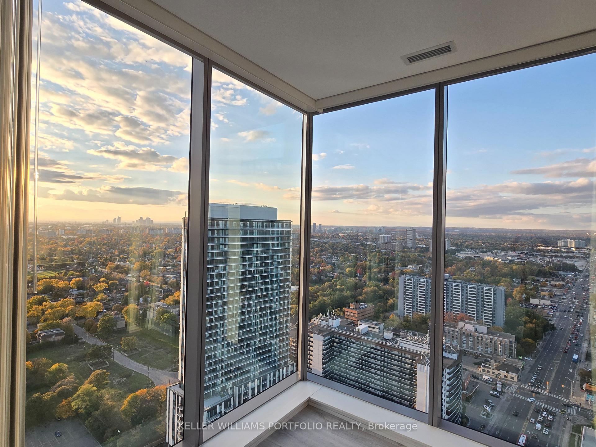 Photo 10 of Unit 3408, 8 Olympic Garden Drive, North York, Newtonbrook East — HOMEH