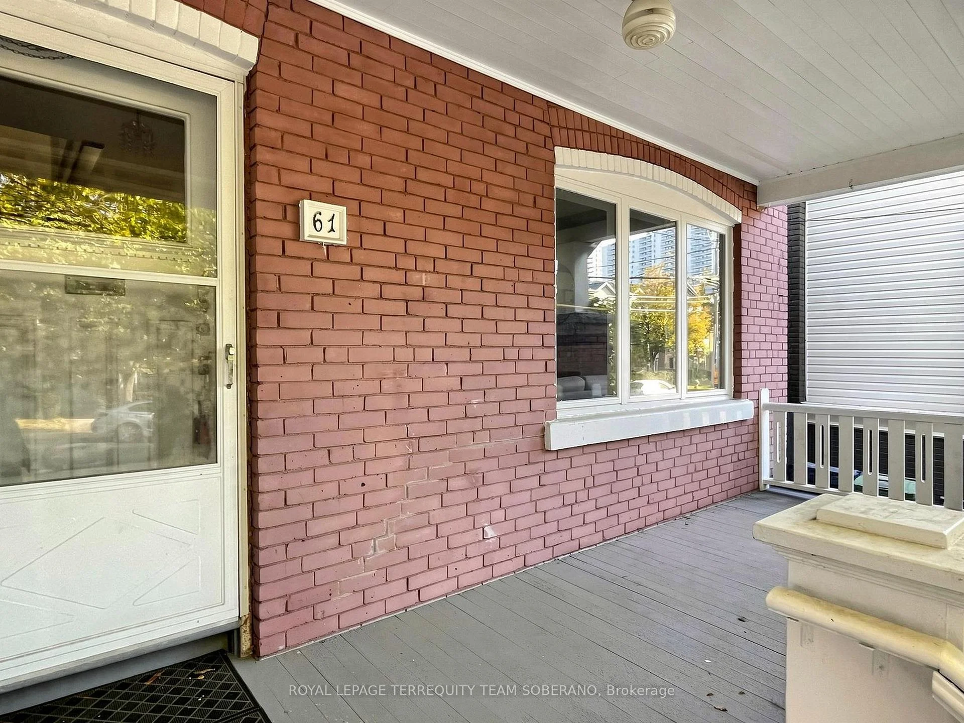 Photo 3 of 61 Secord Avenue, Toronto, Crescent Town — HOMEH