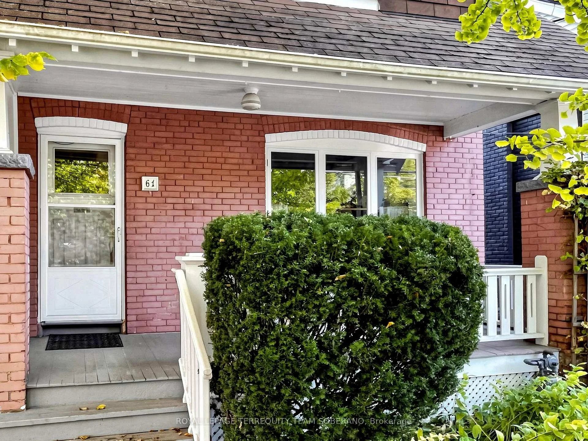 Photo 4 of 61 Secord Avenue, Toronto, Crescent Town — HOMEH