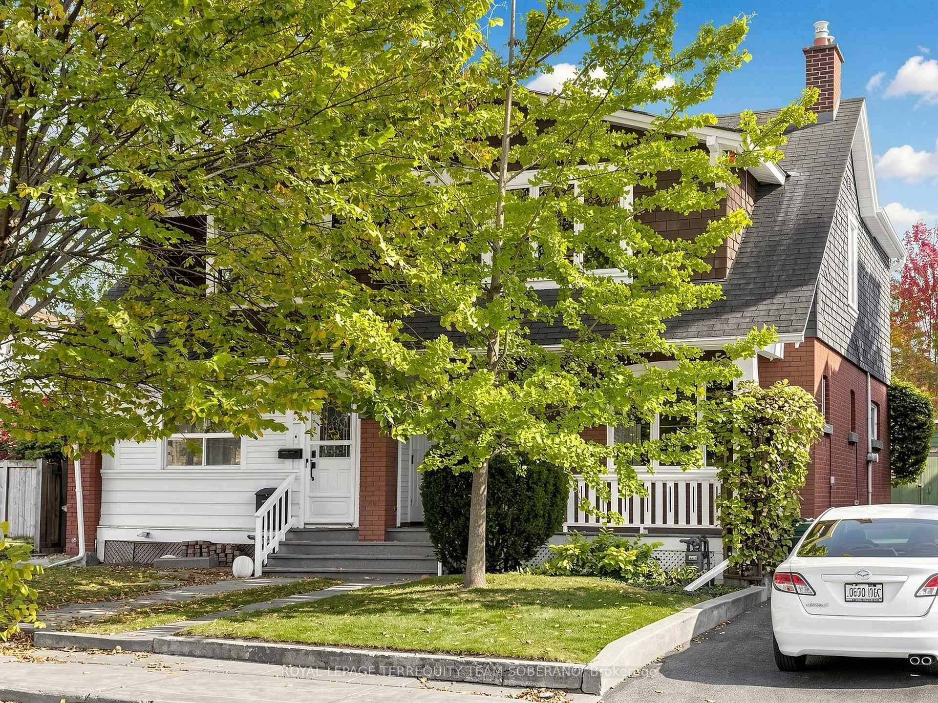Photo 12 of 61 Secord Avenue, Toronto, Crescent Town — HOMEH