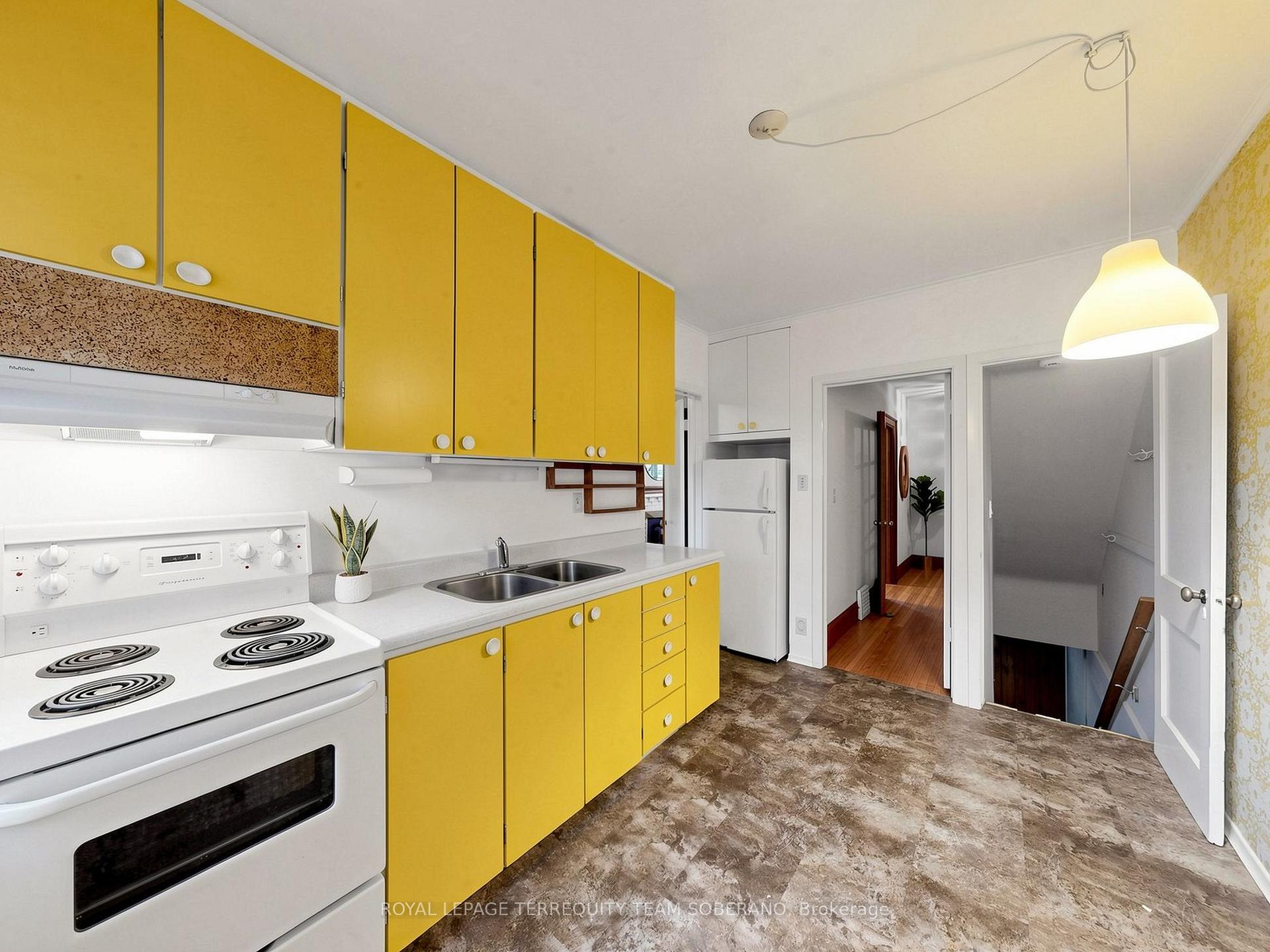 Photo 26 of 61 Secord Avenue, Toronto, Crescent Town — HOMEH