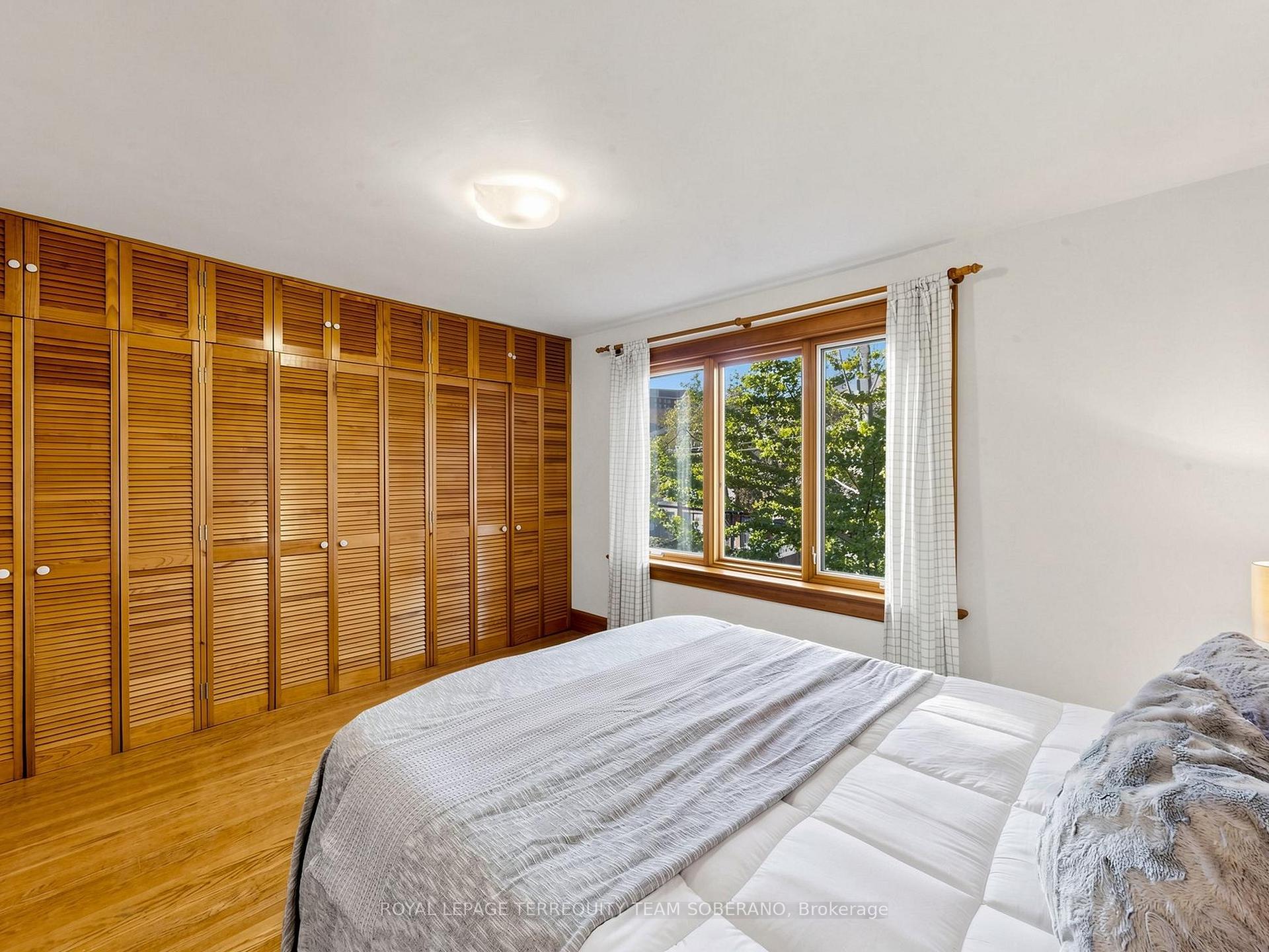 Photo 33 of 61 Secord Avenue, Toronto, Crescent Town — HOMEH