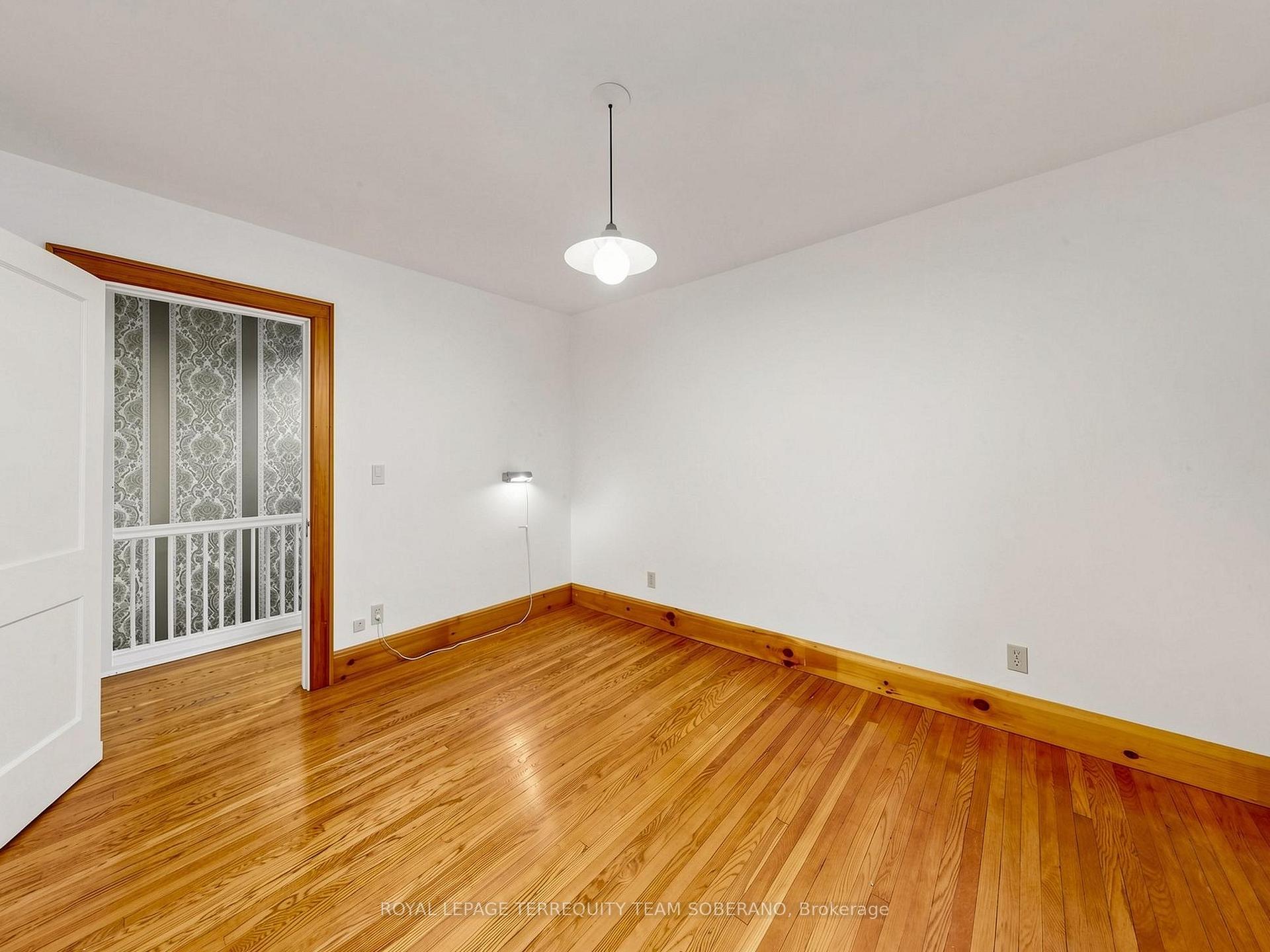 Photo 36 of 61 Secord Avenue, Toronto, Crescent Town — HOMEH