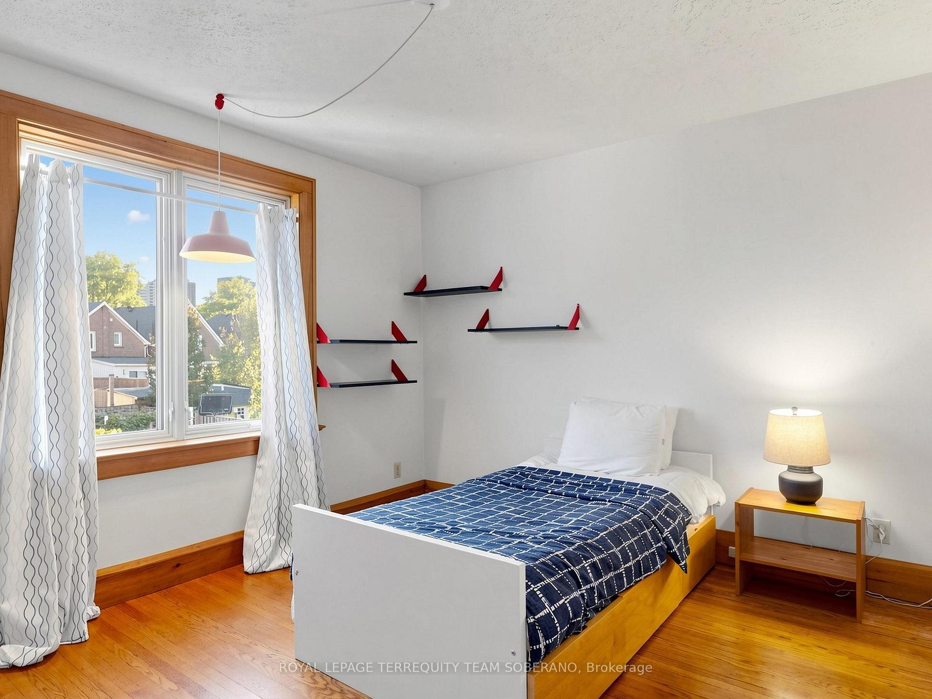 Photo 37 of 61 Secord Avenue, Toronto, Crescent Town — HOMEH