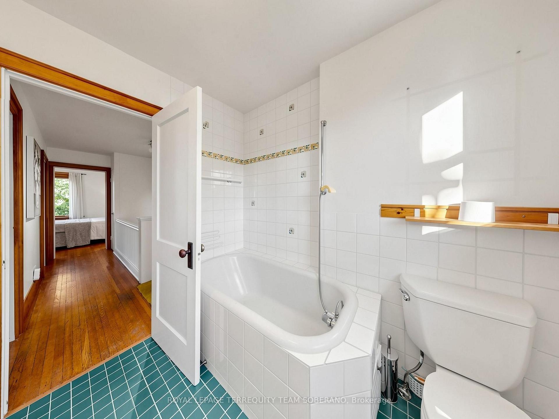Photo 41 of 61 Secord Avenue, Toronto, Crescent Town — HOMEH