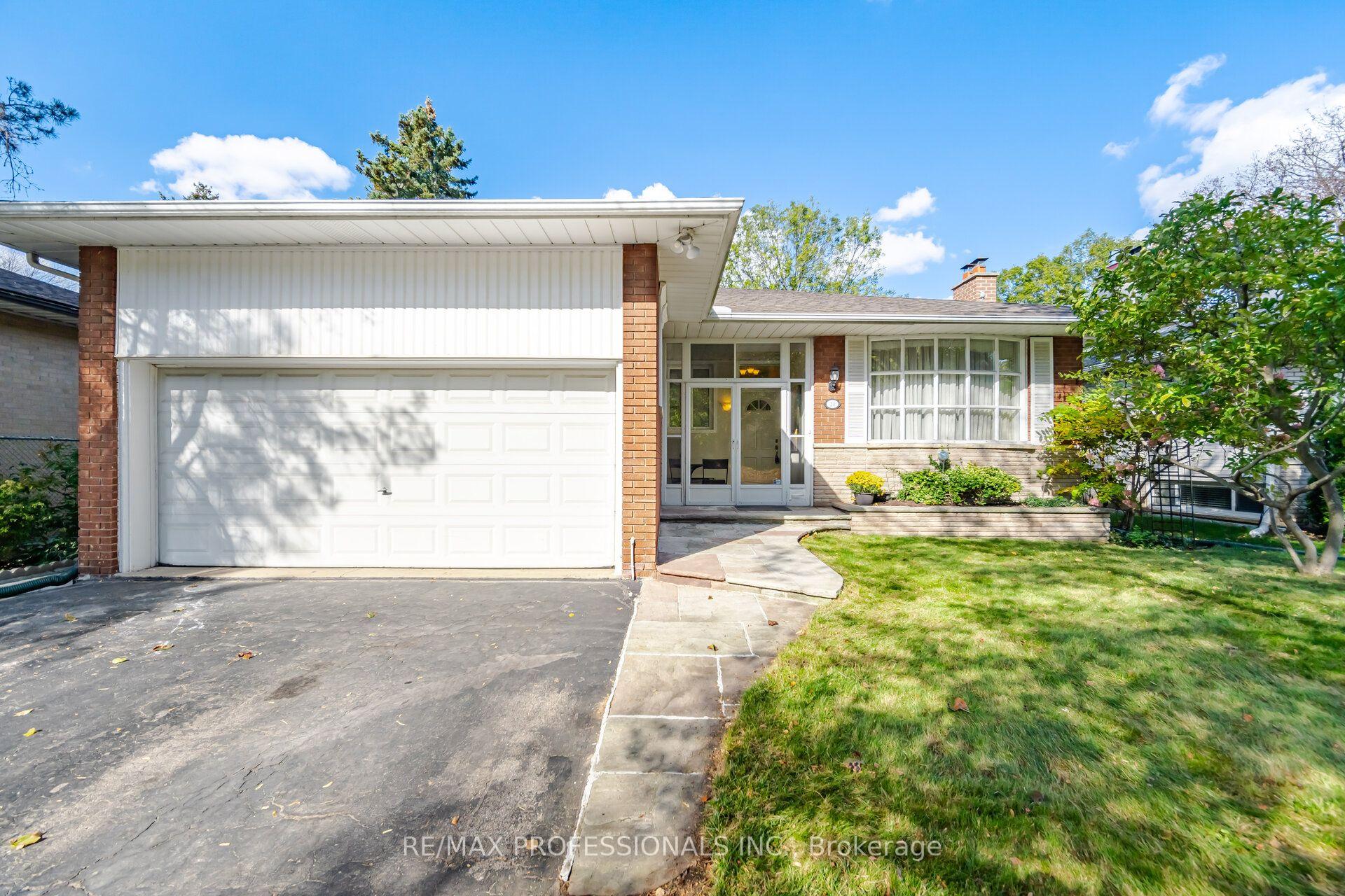 Photo 1 of 14 Strathdee Drive, Etobicoke, Willowridge-Martingrove-Richview — HOMEH