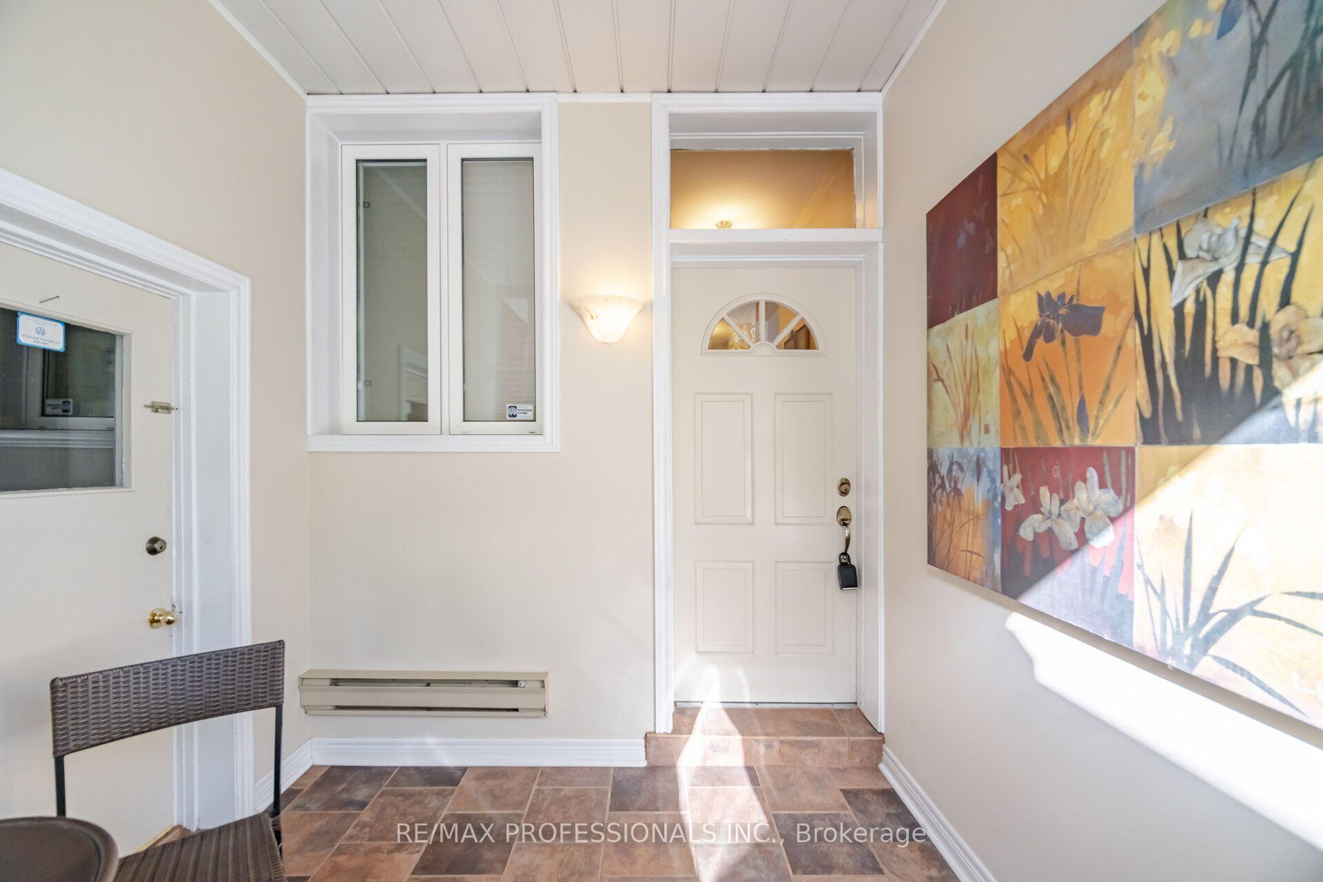 Photo 6 of 14 Strathdee Drive, Etobicoke, Willowridge-Martingrove-Richview — HOMEH