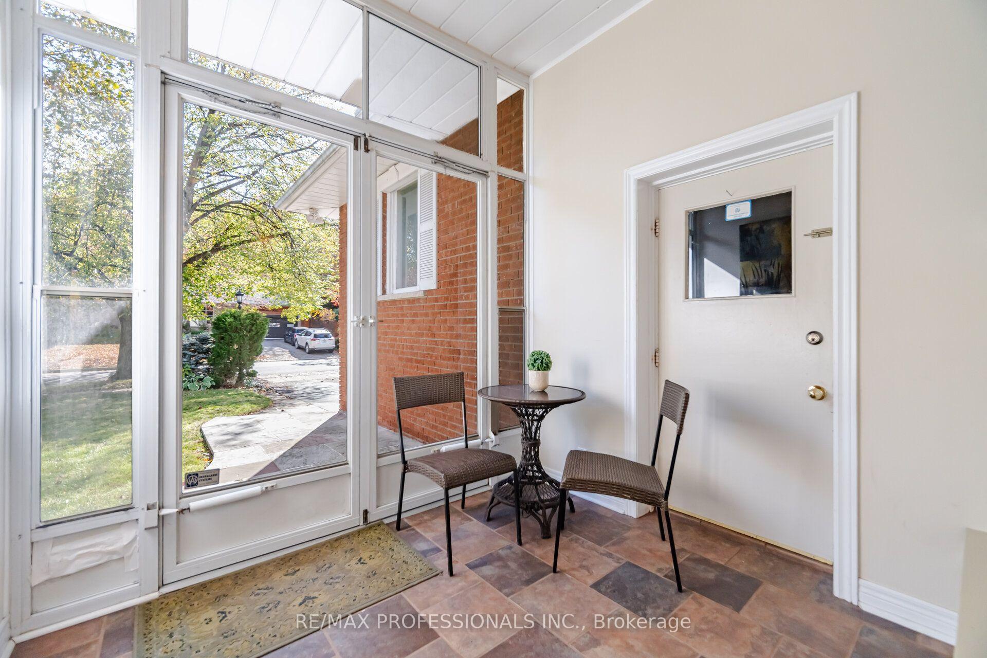 Photo 7 of 14 Strathdee Drive, Etobicoke, Willowridge-Martingrove-Richview — HOMEH