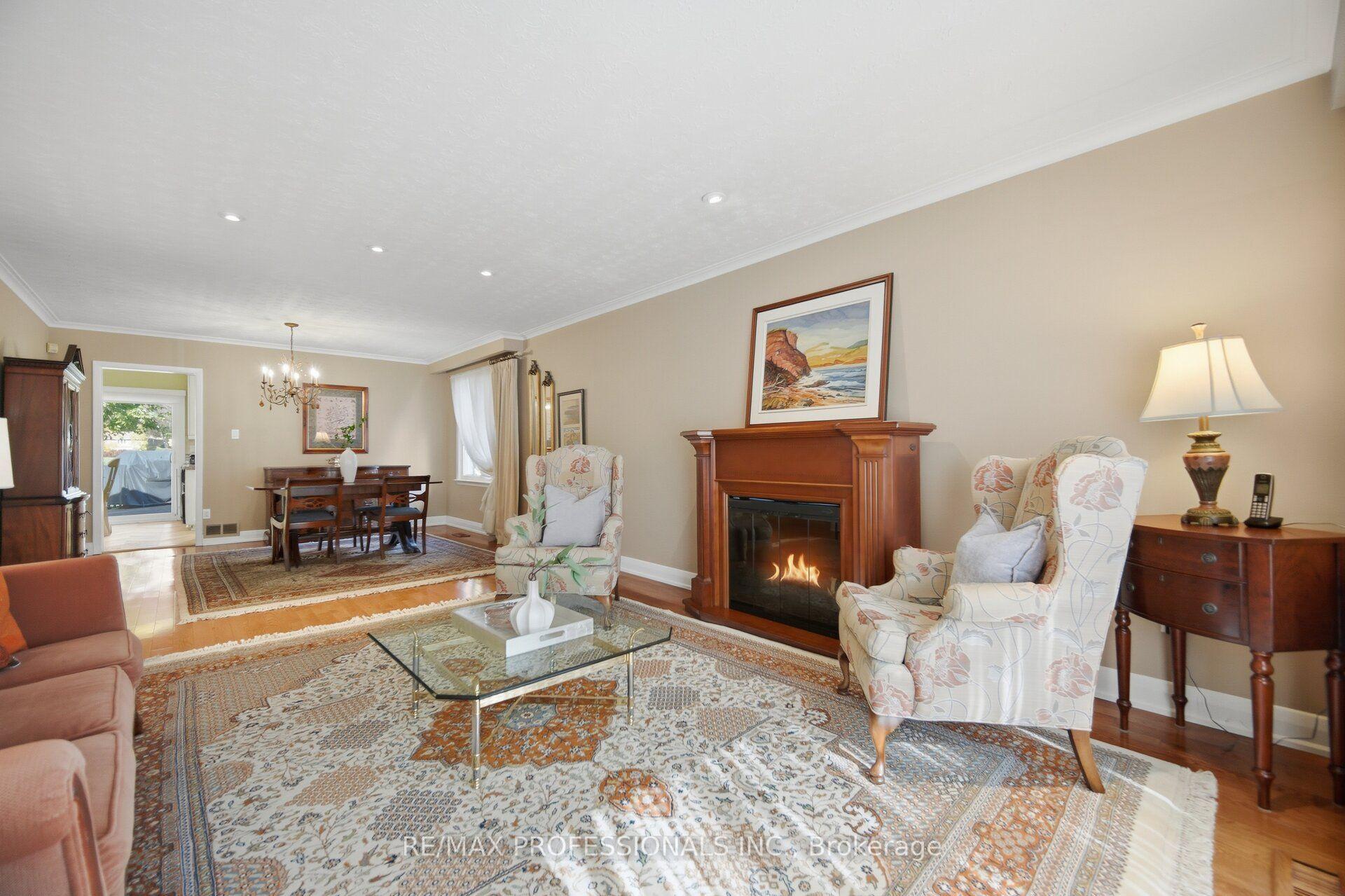 Photo 10 of 14 Strathdee Drive, Etobicoke, Willowridge-Martingrove-Richview — HOMEH