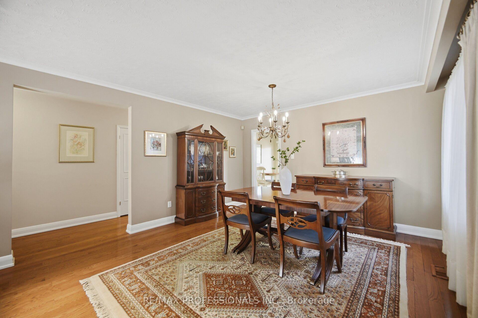 Photo 14 of 14 Strathdee Drive, Etobicoke, Willowridge-Martingrove-Richview — HOMEH