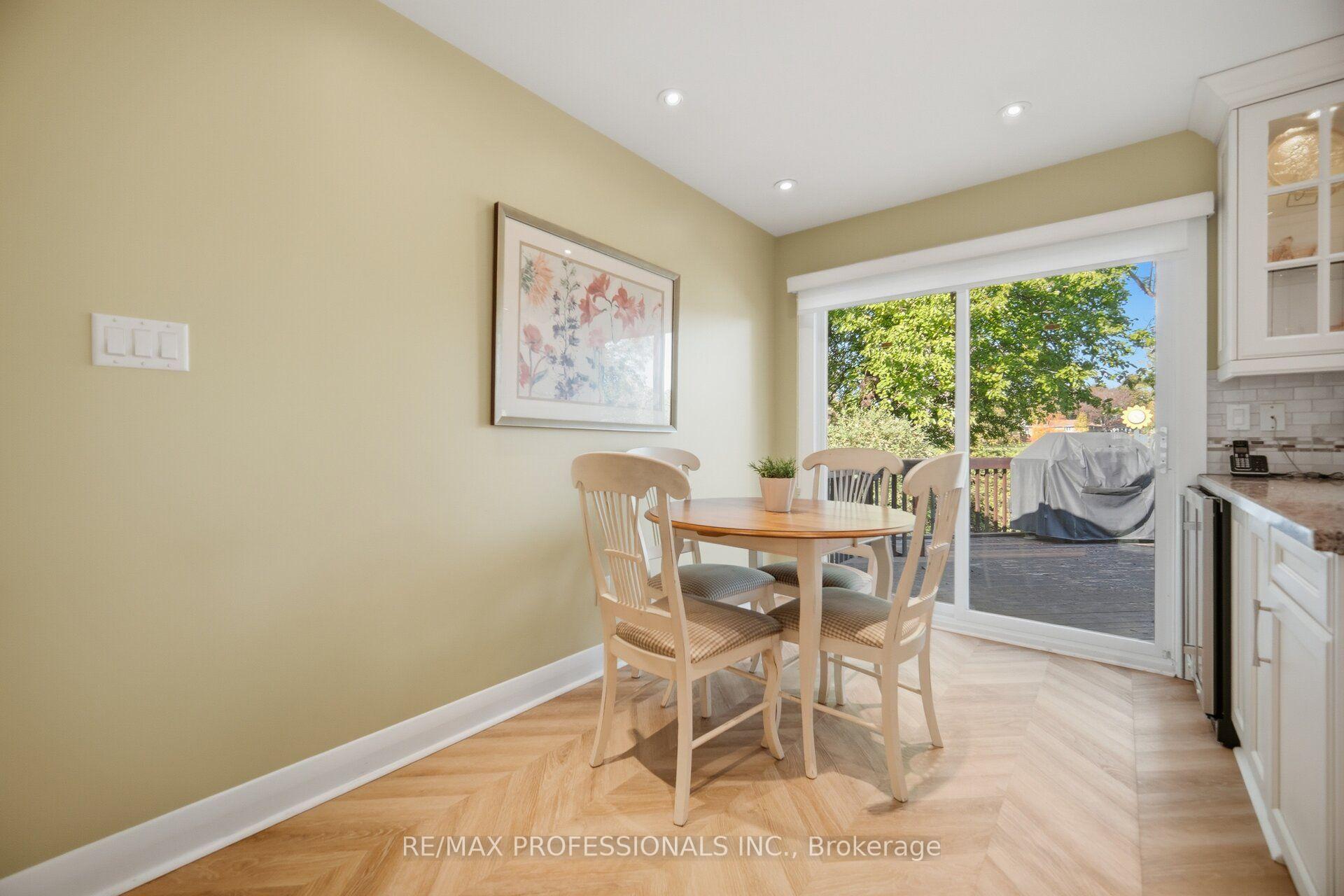 Photo 15 of 14 Strathdee Drive, Etobicoke, Willowridge-Martingrove-Richview — HOMEH