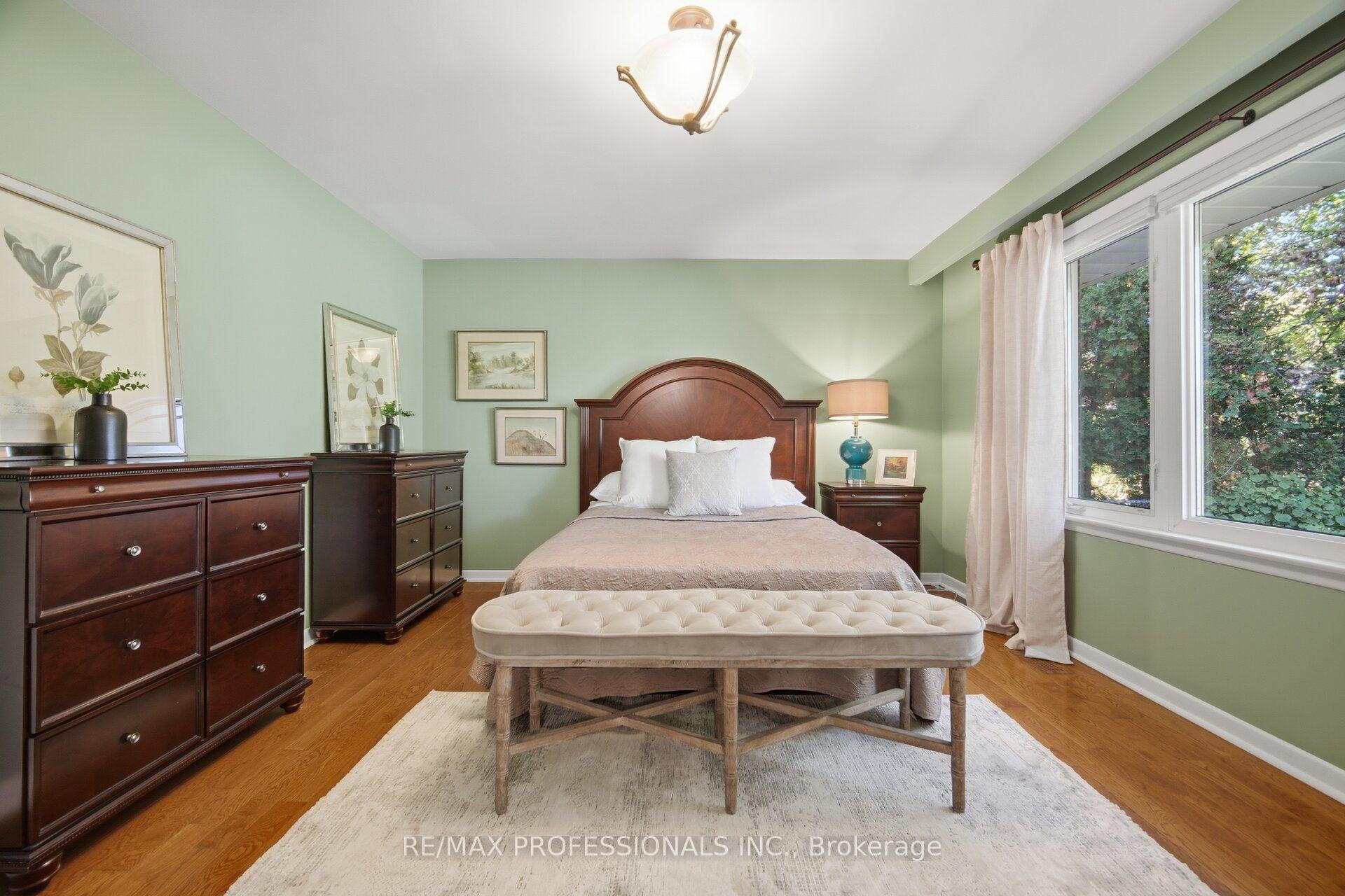 Photo 23 of 14 Strathdee Drive, Etobicoke, Willowridge-Martingrove-Richview — HOMEH