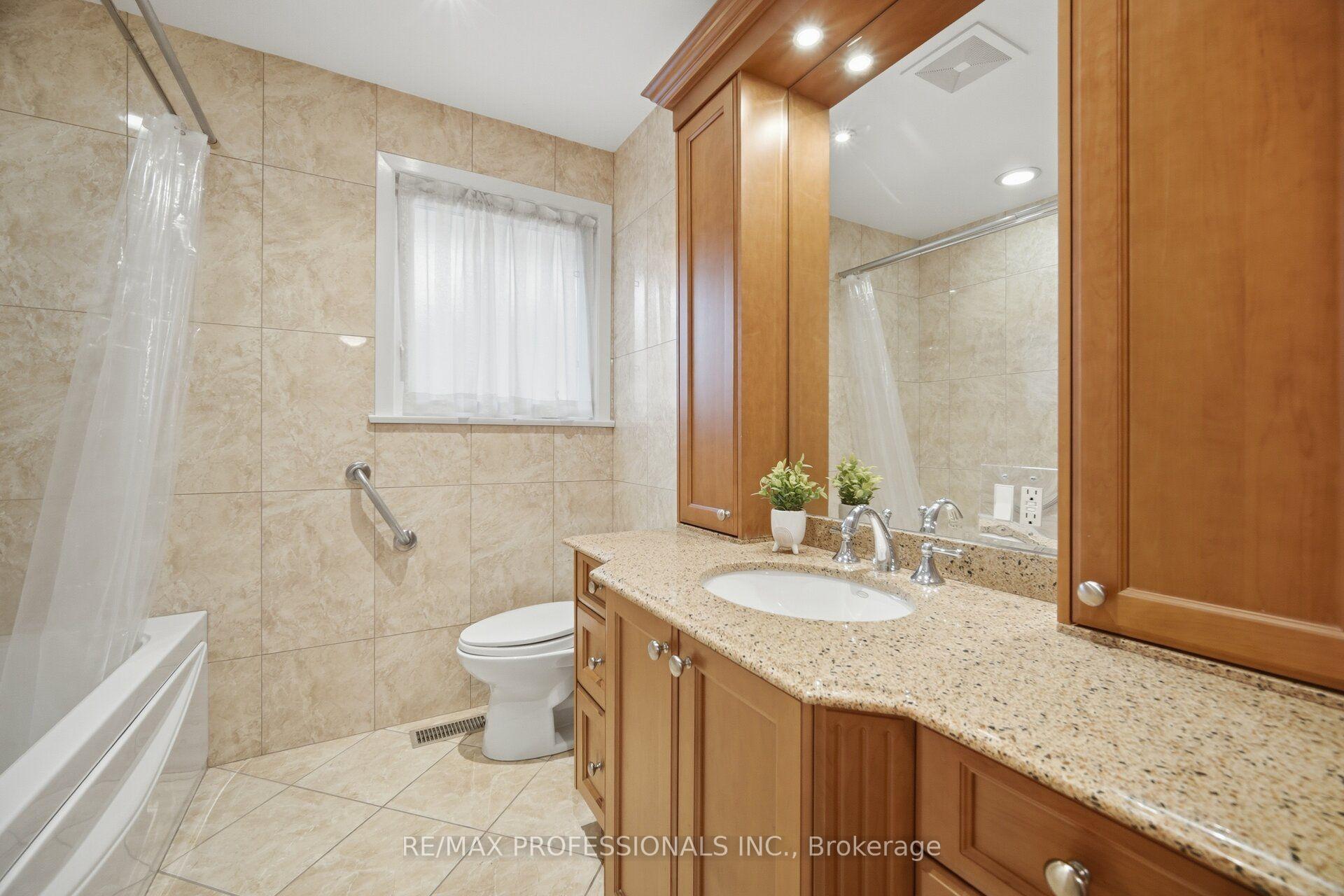 Photo 28 of 14 Strathdee Drive, Etobicoke, Willowridge-Martingrove-Richview — HOMEH