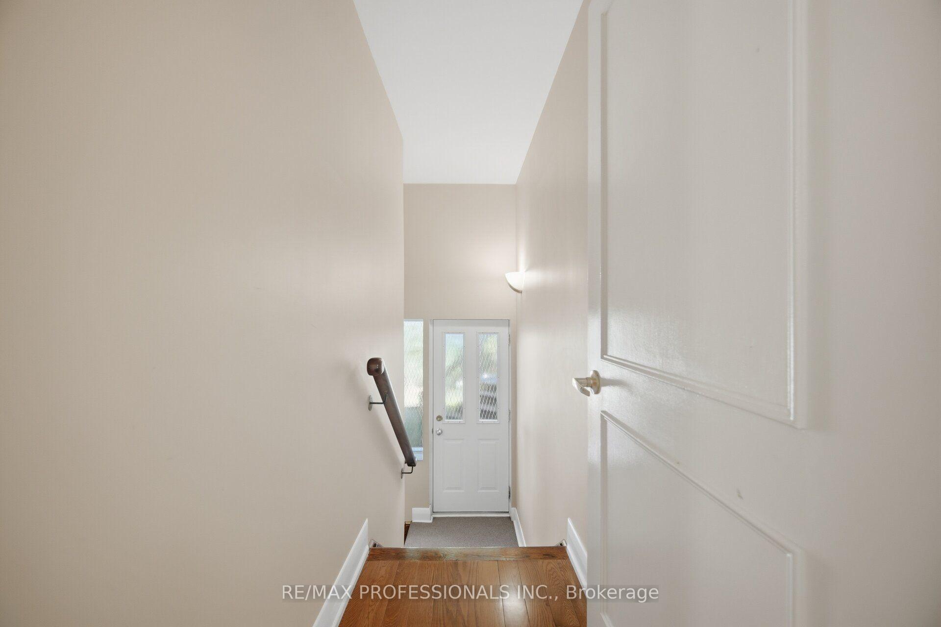 Photo 30 of 14 Strathdee Drive, Etobicoke, Willowridge-Martingrove-Richview — HOMEH