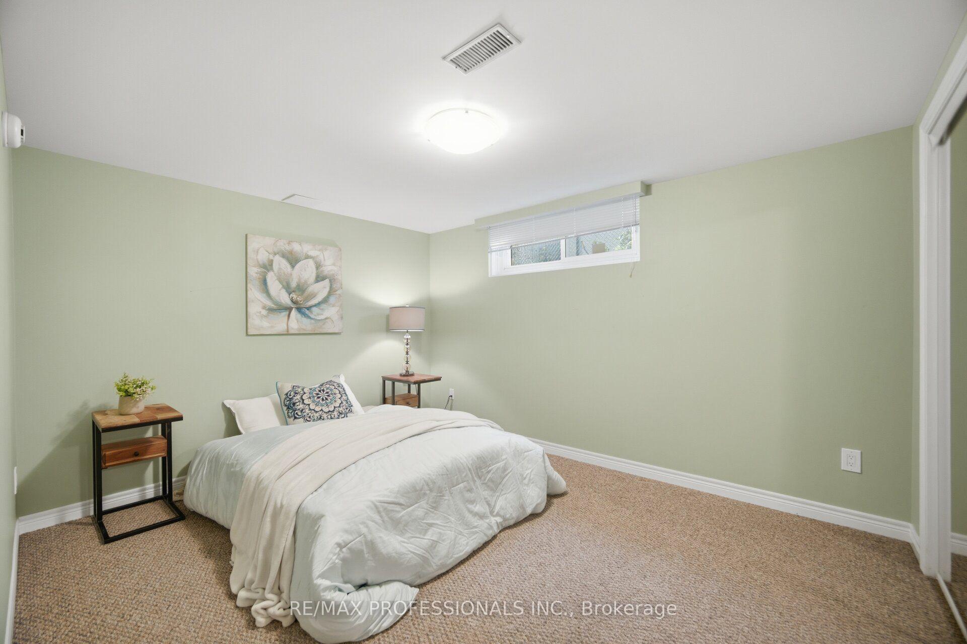 Photo 39 of 14 Strathdee Drive, Etobicoke, Willowridge-Martingrove-Richview — HOMEH