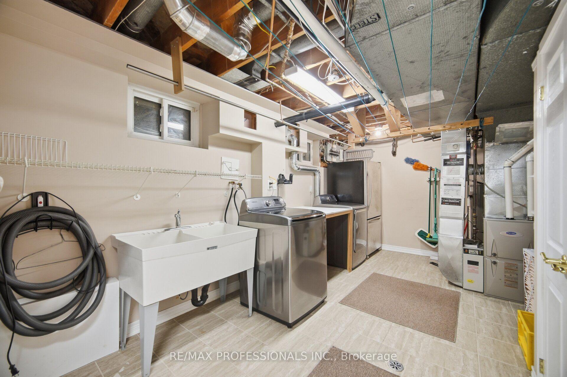 Photo 43 of 14 Strathdee Drive, Etobicoke, Willowridge-Martingrove-Richview — HOMEH