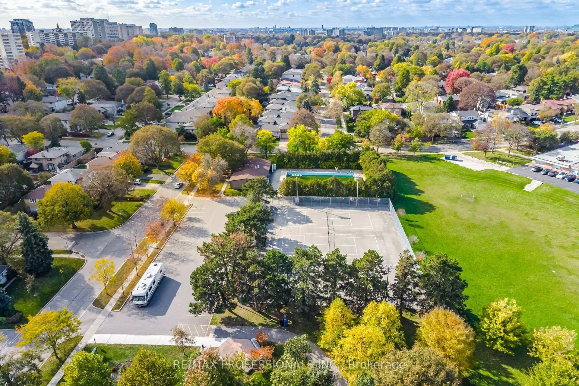 Photo 52 of 14 Strathdee Drive, Etobicoke, Willowridge-Martingrove-Richview — HOMEH