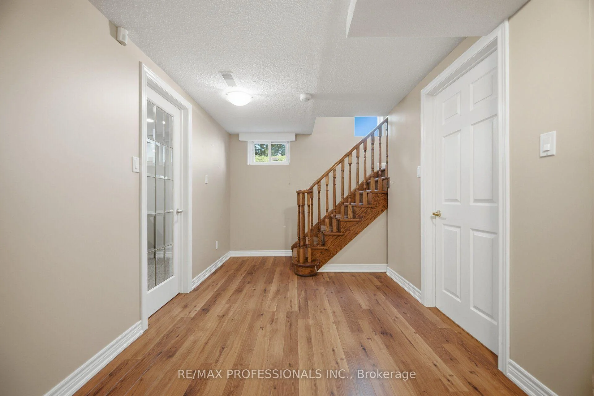 Photo 31 of 14 Strathdee Drive, Etobicoke, Willowridge-Martingrove-Richview — HOMEH
