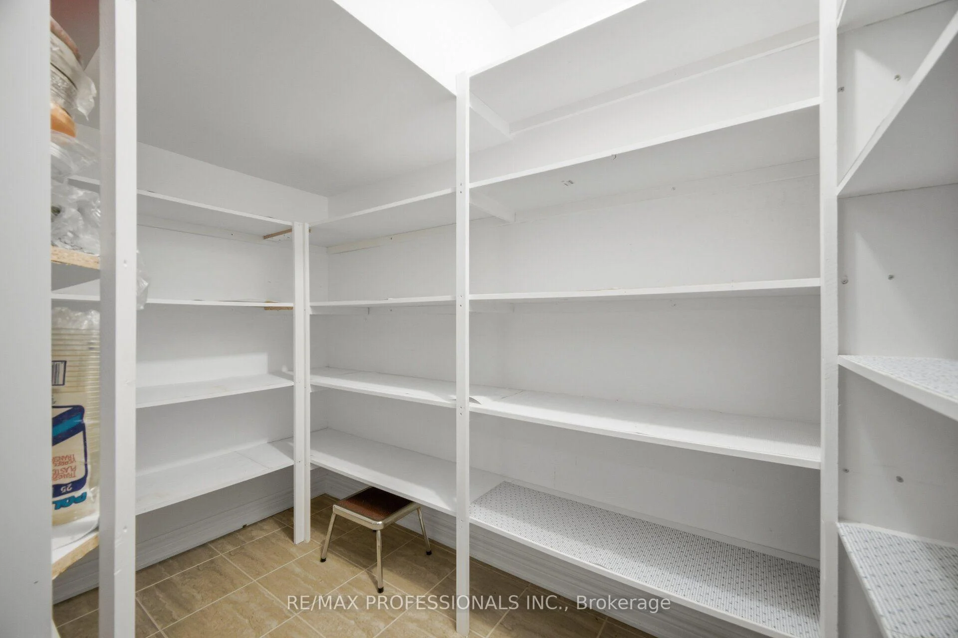 Photo 46 of 14 Strathdee Drive, Etobicoke, Willowridge-Martingrove-Richview — HOMEH