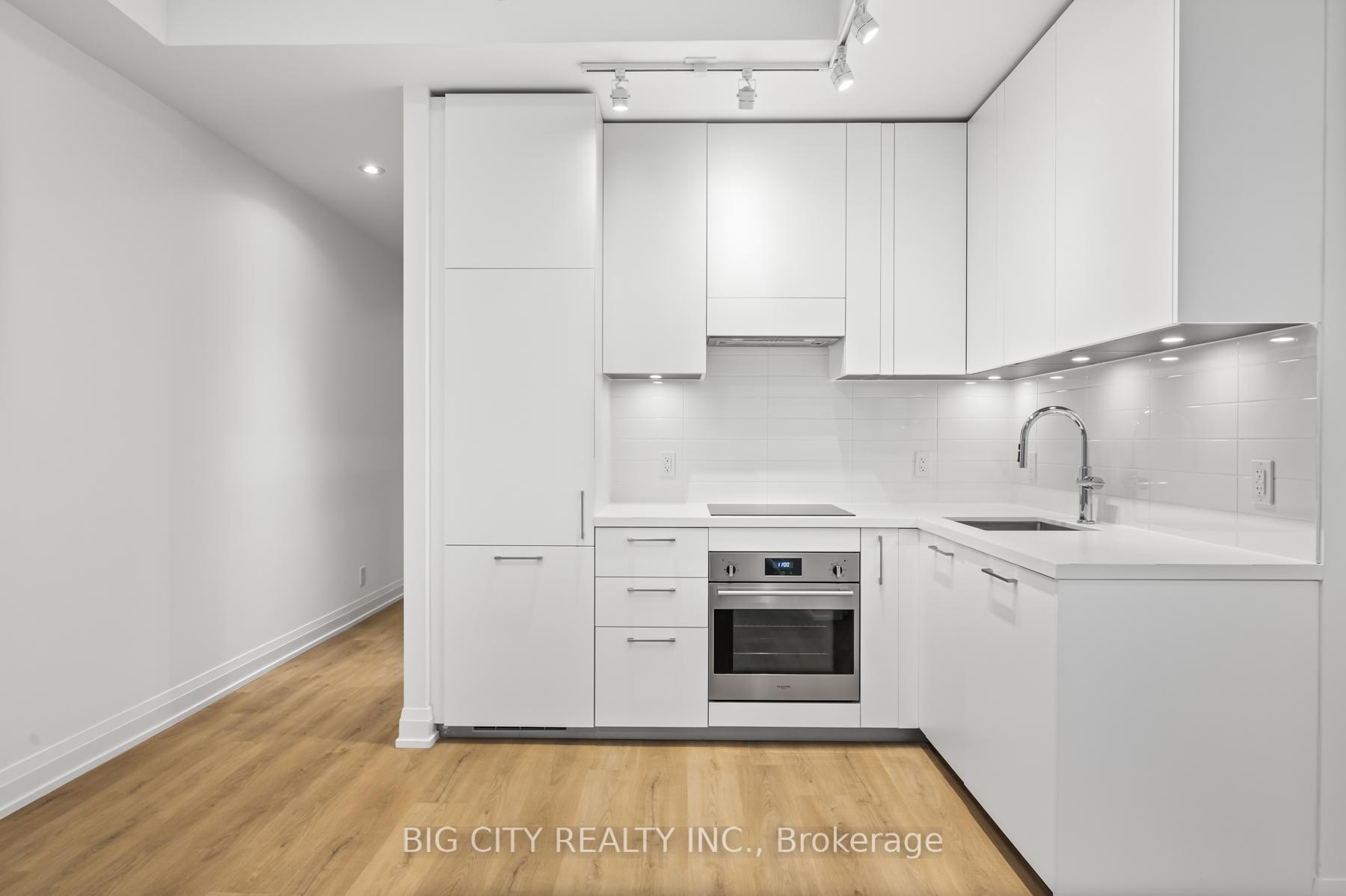 Photo 9 of Unit 218, 36 Brentcliffe Road, Toronto, Thorncliffe Park — HOMEH