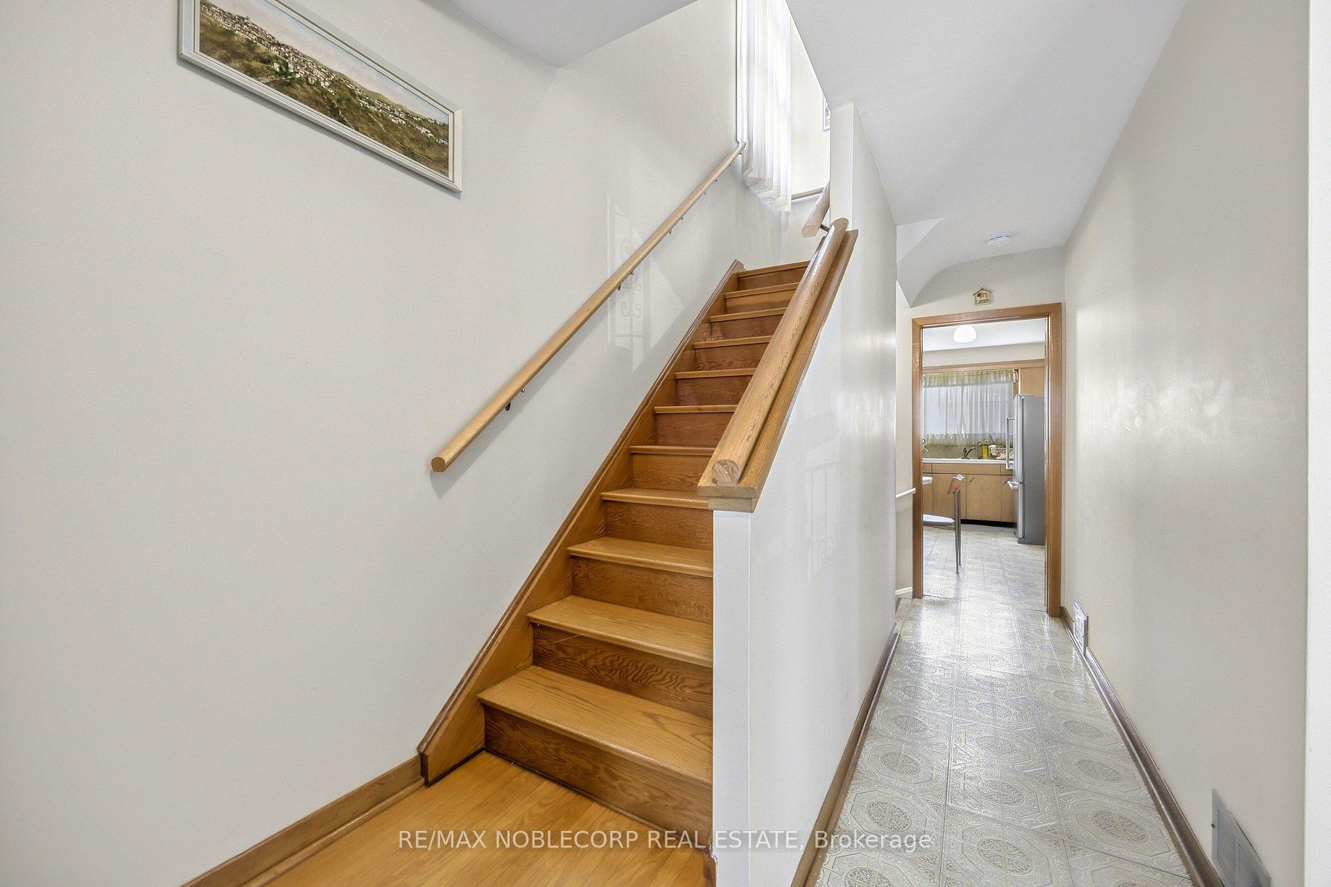 Photo 18 of 157 Hallmark Avenue, Etobicoke, Alderwood — HOMEH