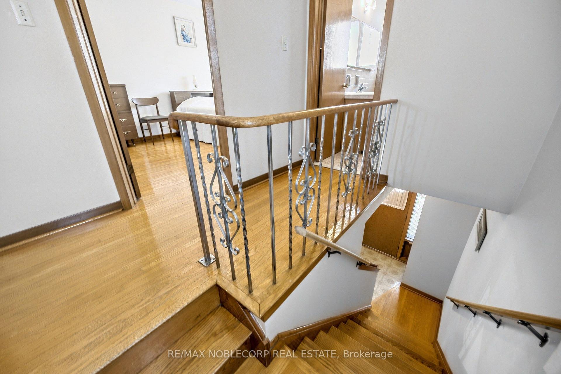 Photo 24 of 157 Hallmark Avenue, Etobicoke, Alderwood — HOMEH