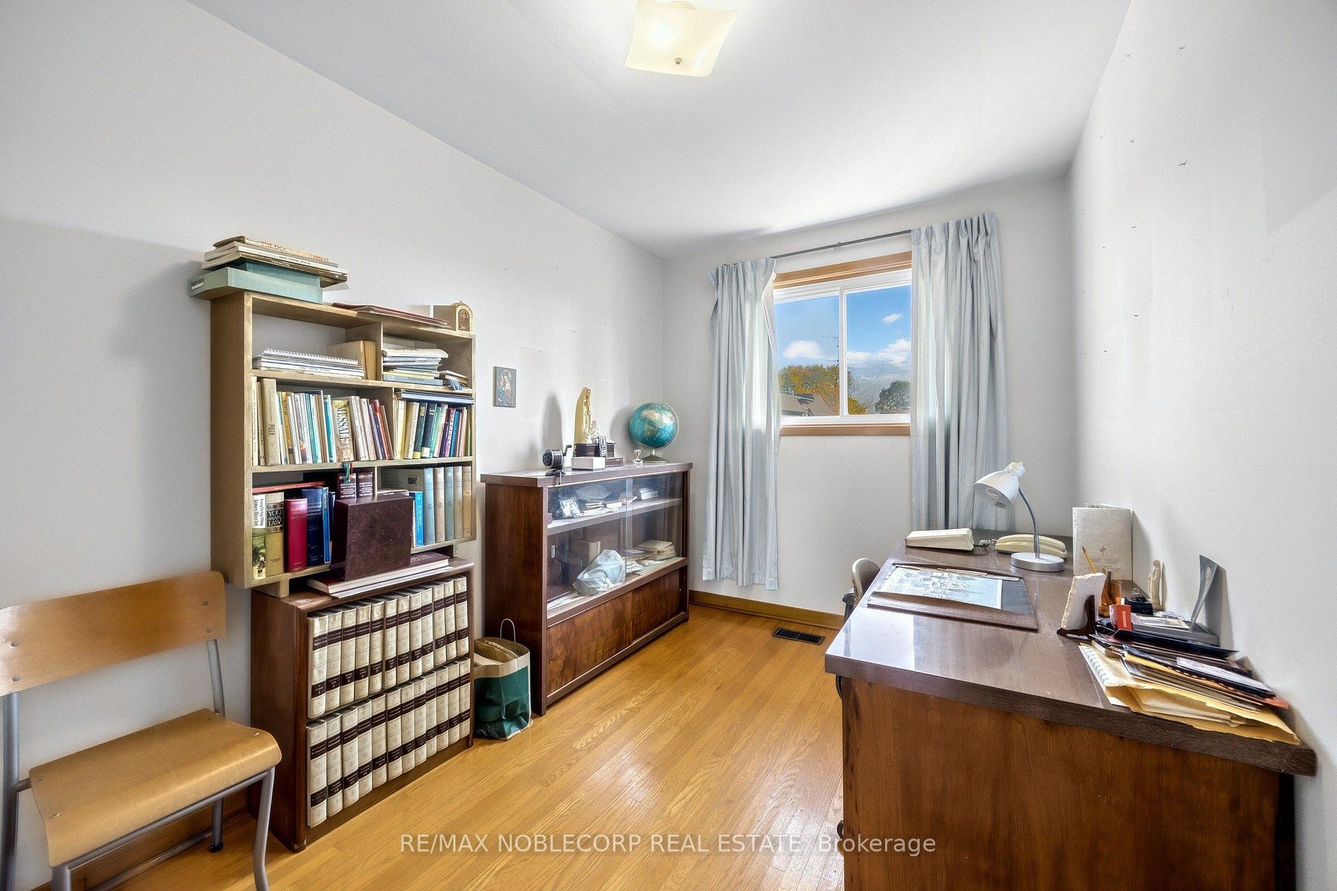 Photo 25 of 157 Hallmark Avenue, Etobicoke, Alderwood — HOMEH