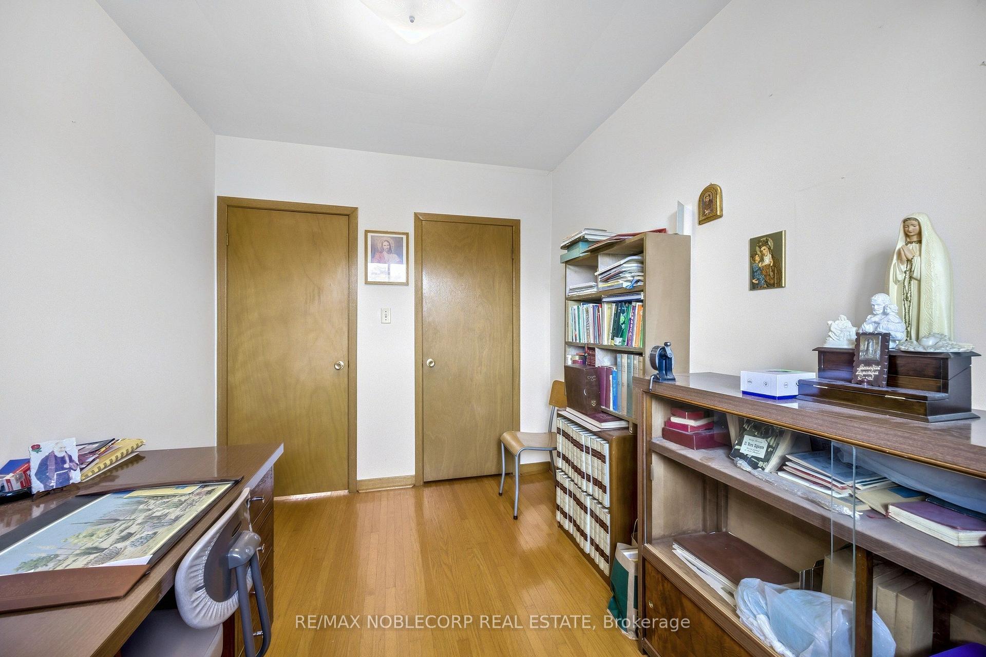 Photo 26 of 157 Hallmark Avenue, Etobicoke, Alderwood — HOMEH