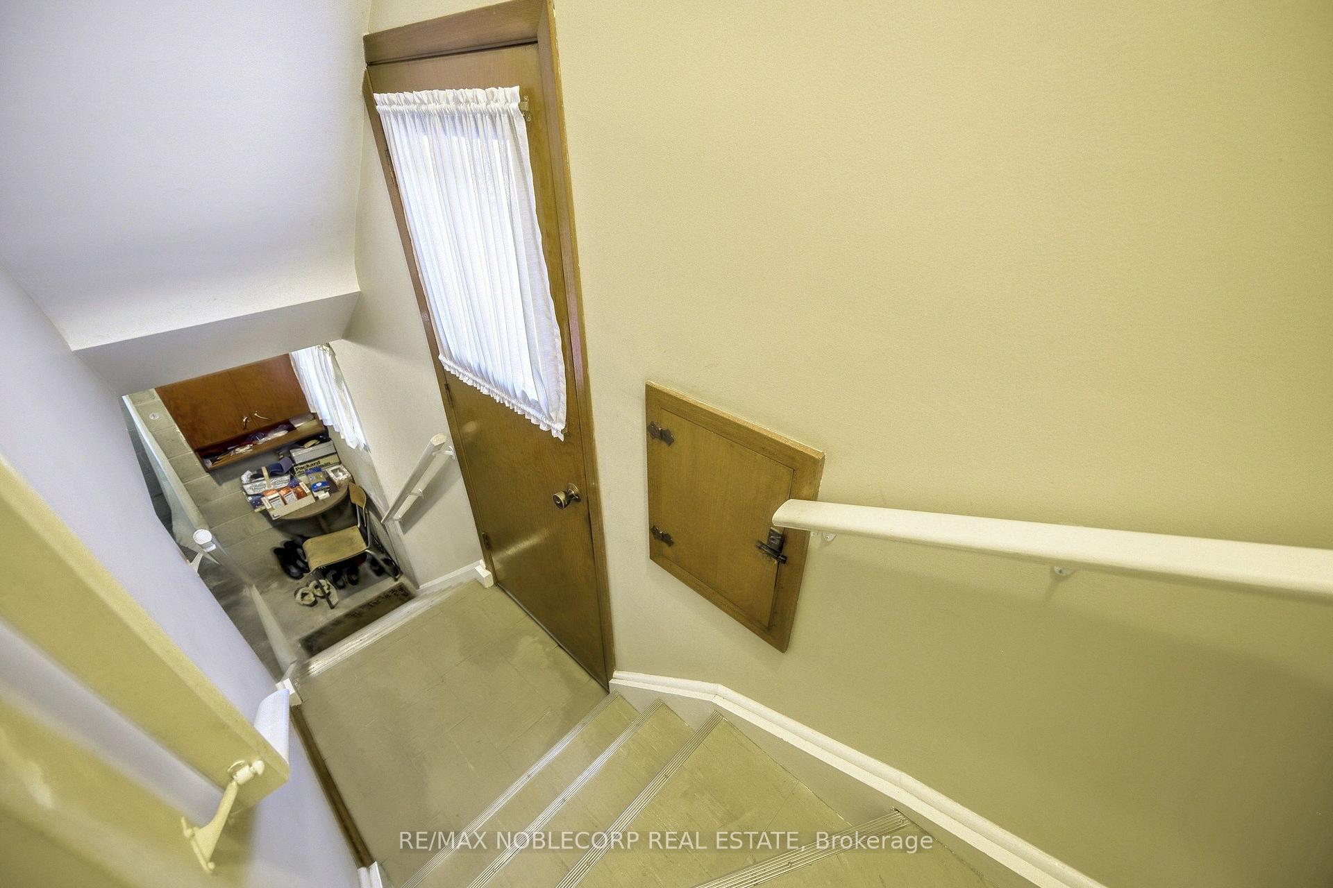 Photo 27 of 157 Hallmark Avenue, Etobicoke, Alderwood — HOMEH