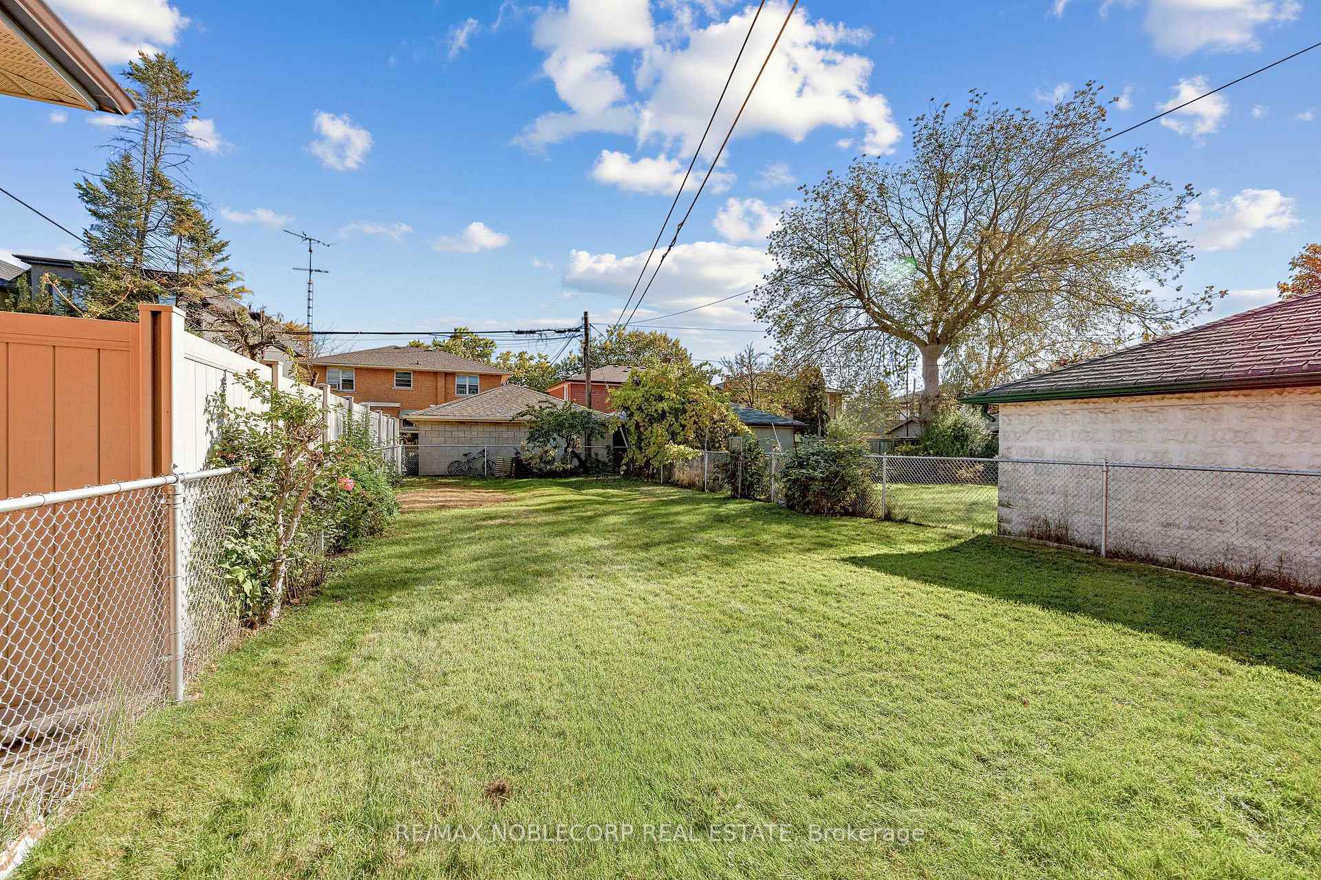 Photo 31 of 157 Hallmark Avenue, Etobicoke, Alderwood — HOMEH