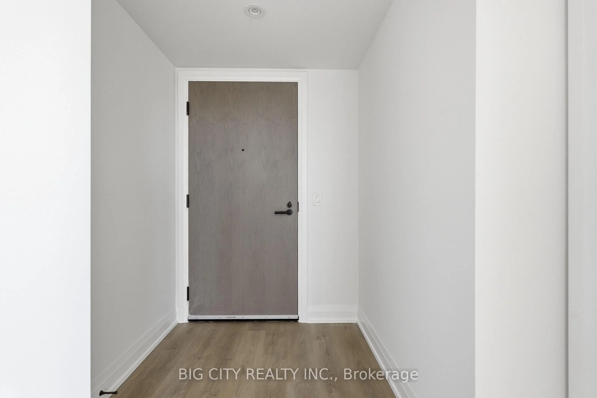 Photo 6 of Unit 717, 36 Brentcliffe Road, Toronto, Thorncliffe Park — HOMEH