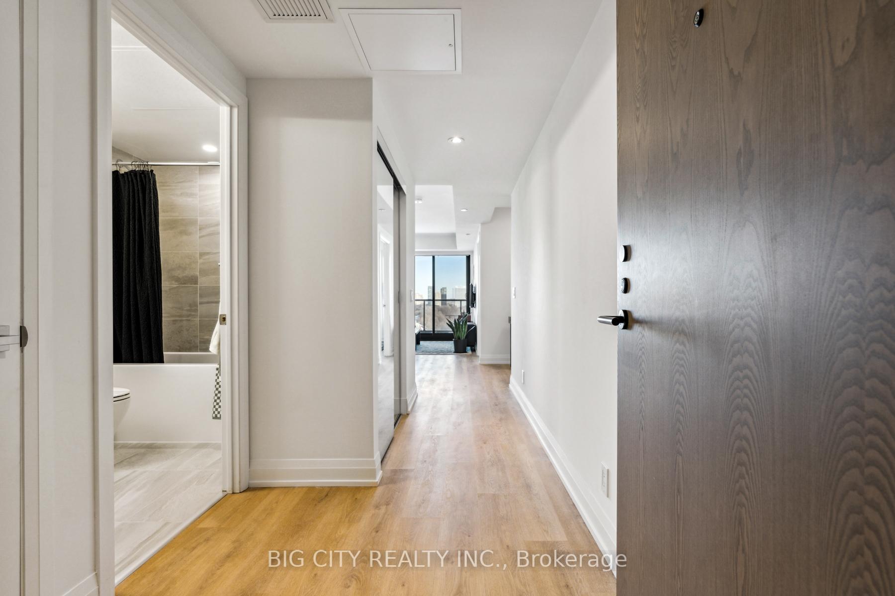 Photo 3 of Unit 1409, 36 Brentcliffe Road, Toronto, Thorncliffe Park — HOMEH