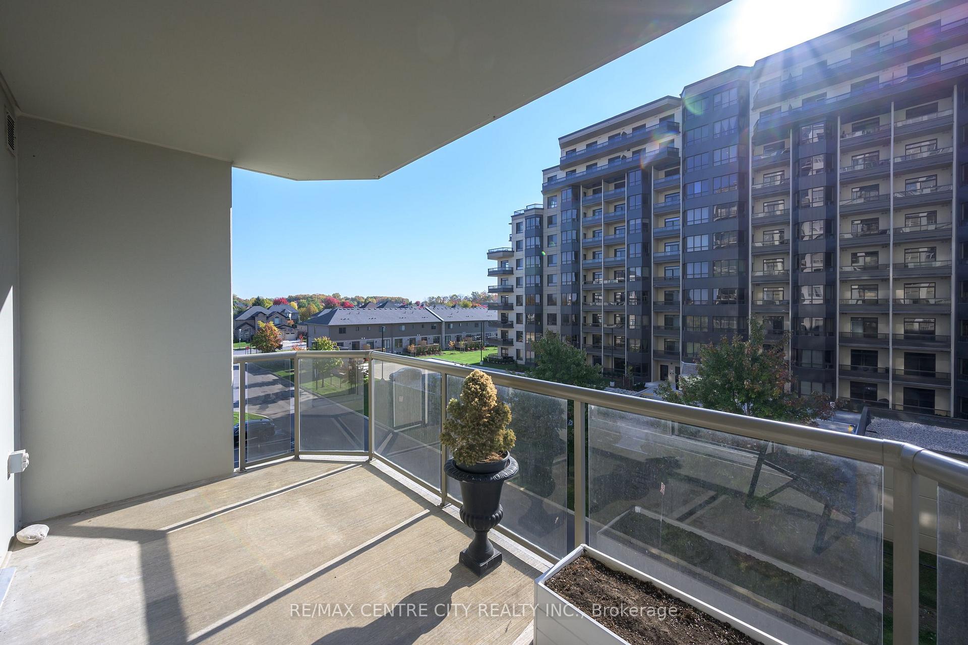Photo 6 of Unit 413, 1030 Coronation Drive, London, North I — HOMEH