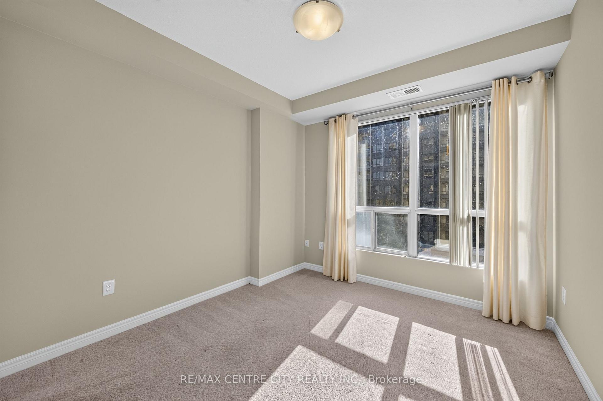 Photo 15 of Unit 413, 1030 Coronation Drive, London, North I — HOMEH