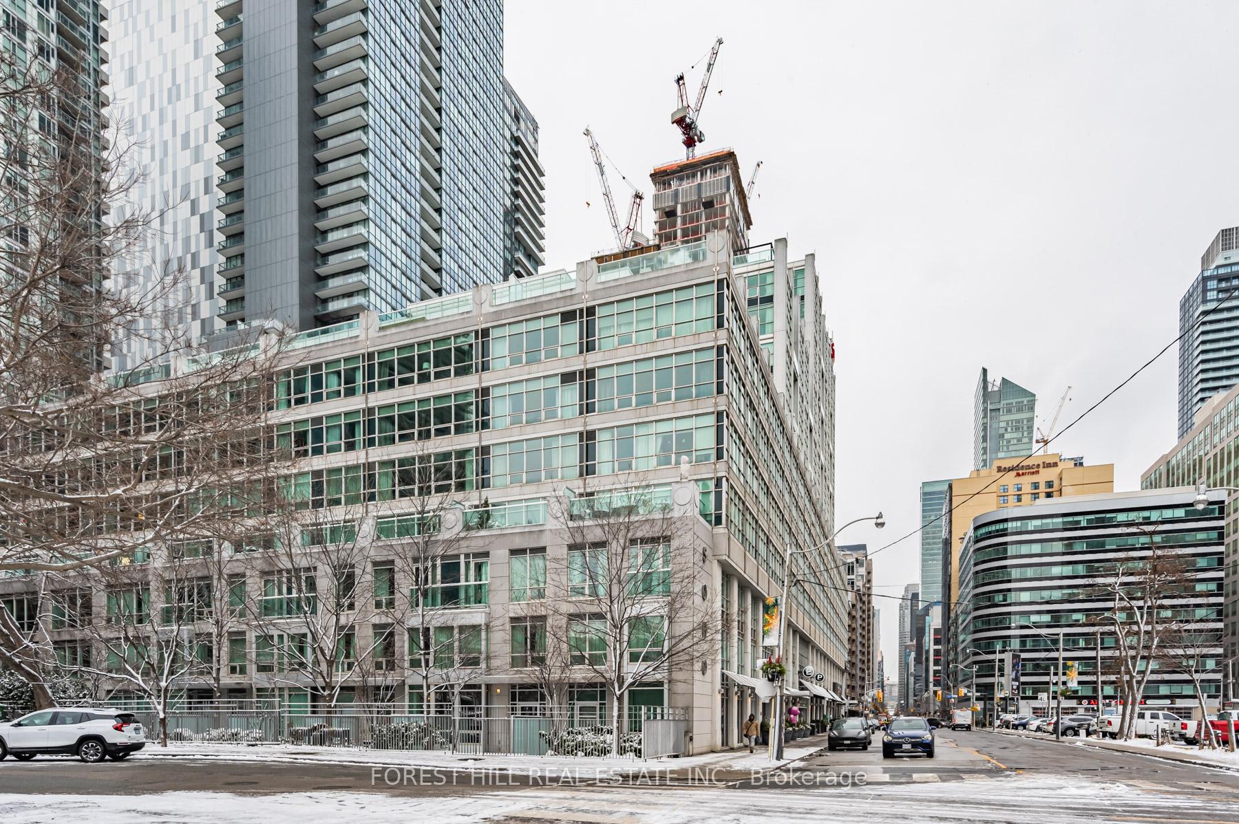 Photo of Unit 424, 350 Wellington Street W