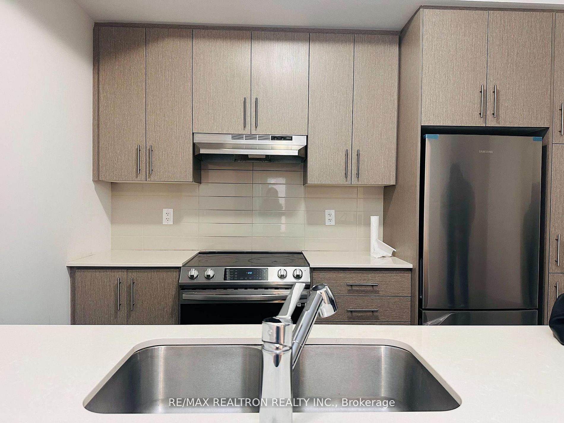 Photo 9 of Unit 189, 10 Lloyd Janes Lane, Etobicoke, New Toronto — HOMEH