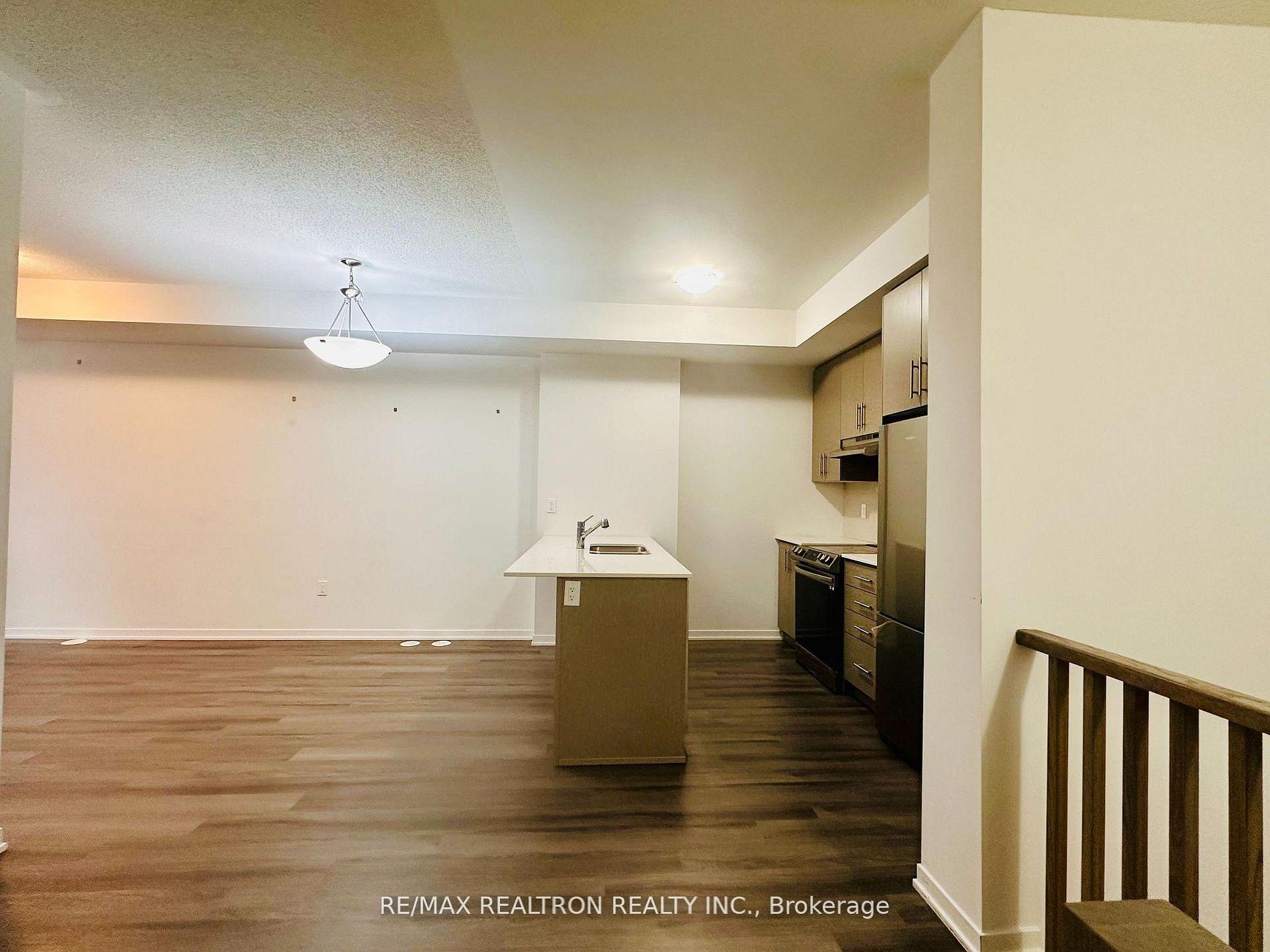 Photo 13 of Unit 189, 10 Lloyd Janes Lane, Etobicoke, New Toronto — HOMEH