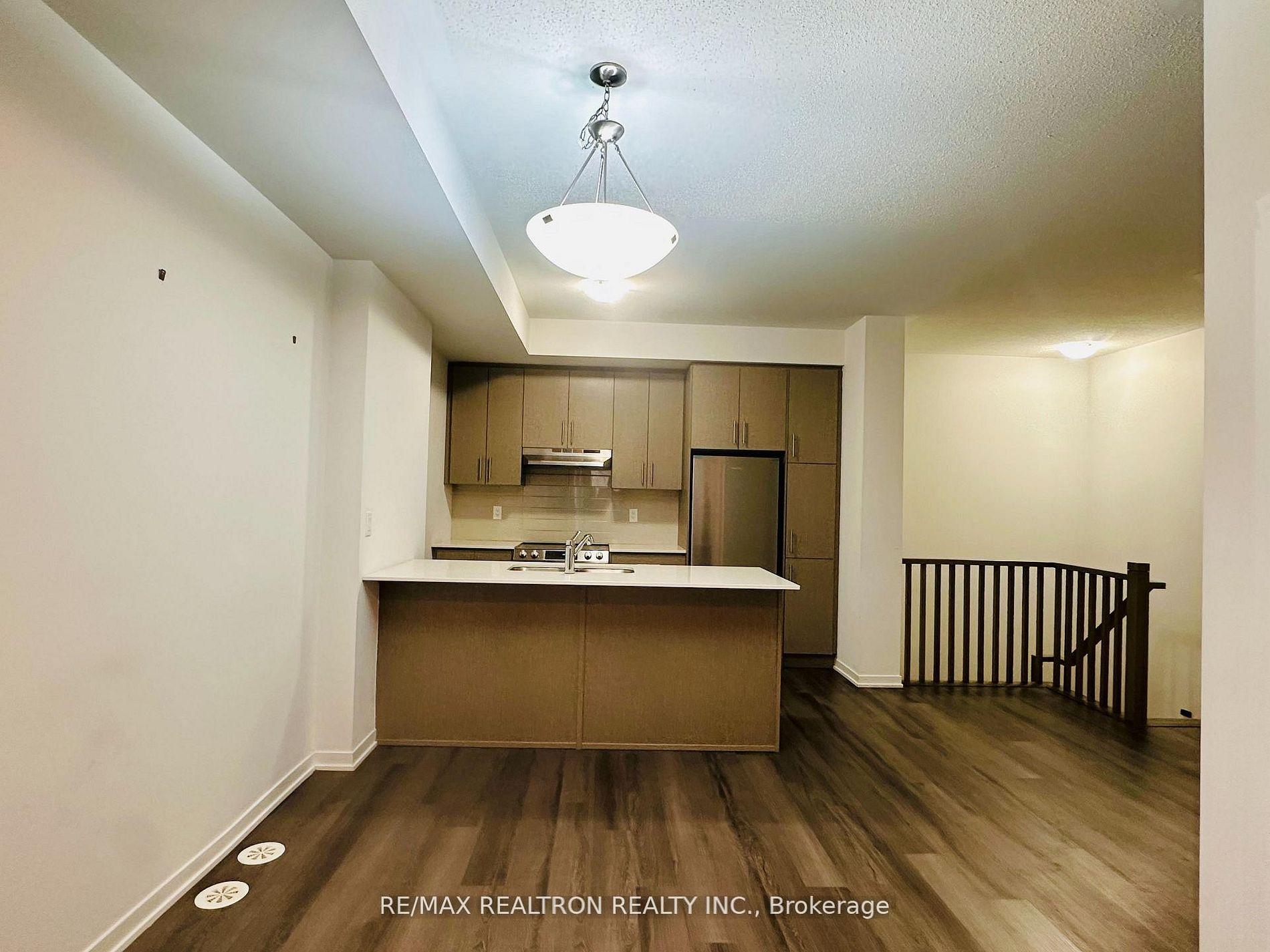 Photo 15 of Unit 189, 10 Lloyd Janes Lane, Etobicoke, New Toronto — HOMEH