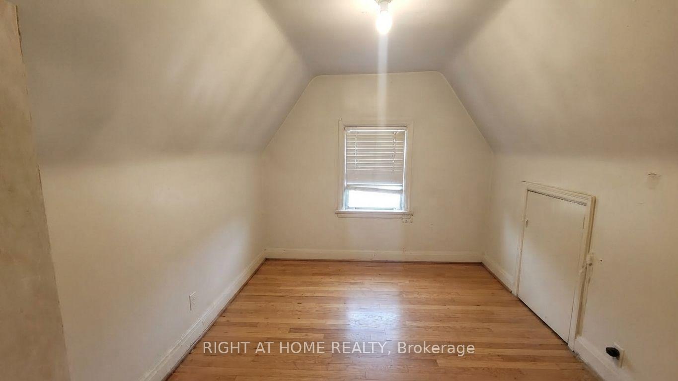 Photo 7 of 37 Deforest Road E, Toronto, High Park-Swansea — HOMEH
