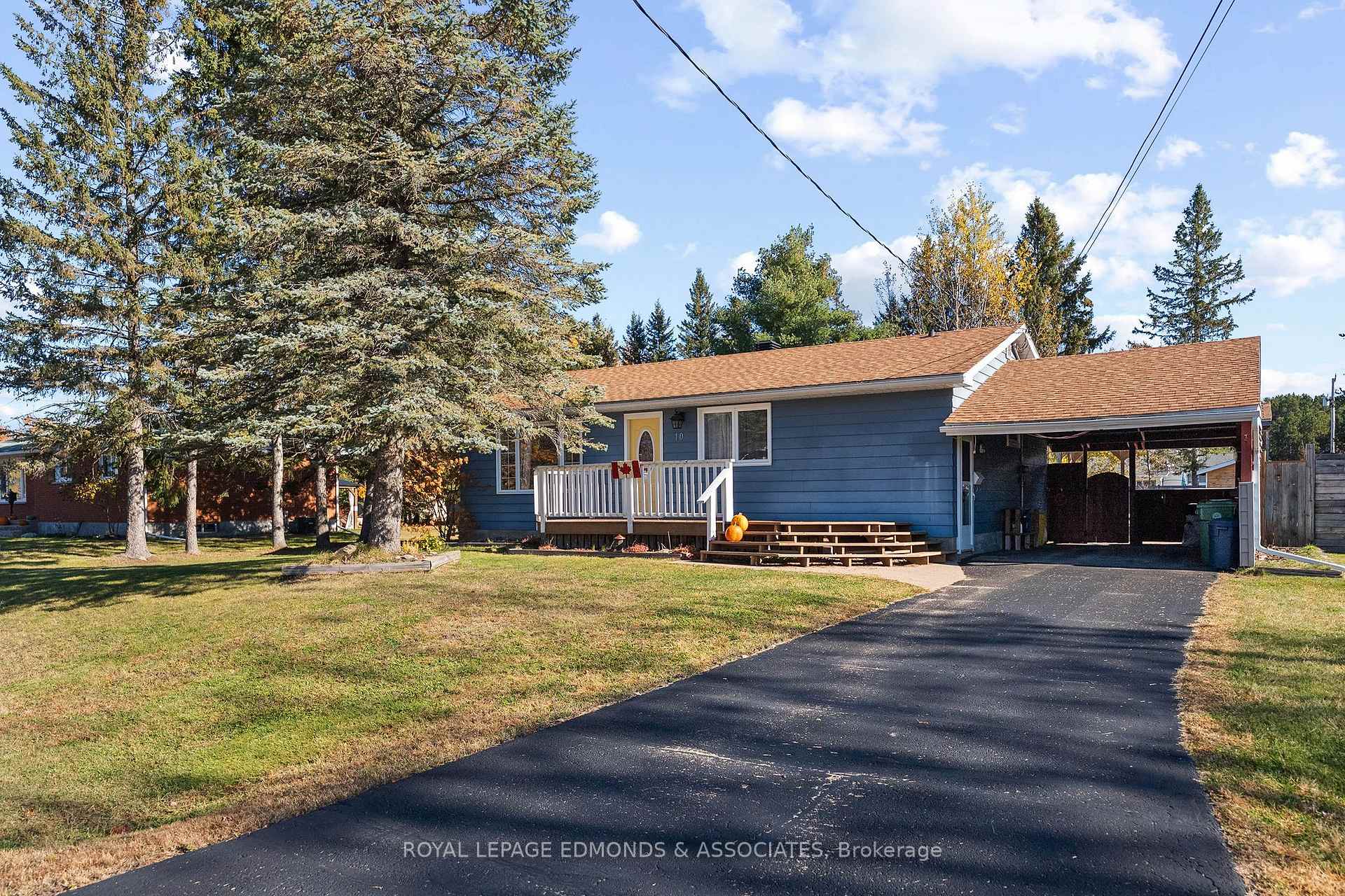 Photo 3 of 10 William Street, Petawawa, Petawawa — HOMEH