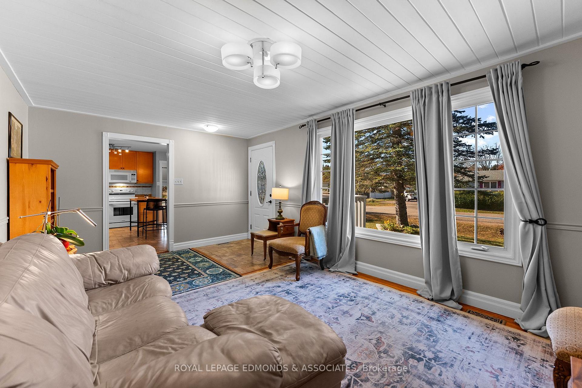 Photo 13 of 10 William Street, Petawawa, Petawawa — HOMEH