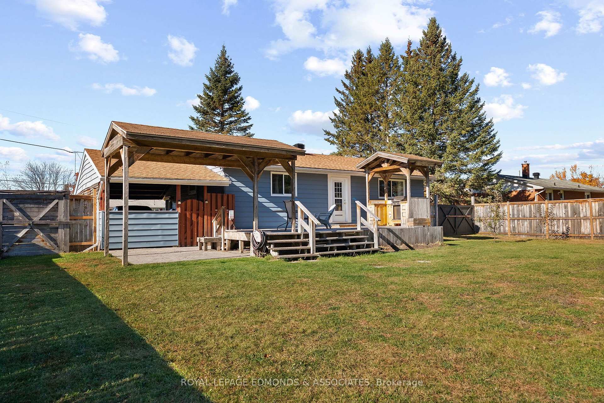 Photo 34 of 10 William Street, Petawawa, Petawawa — HOMEH