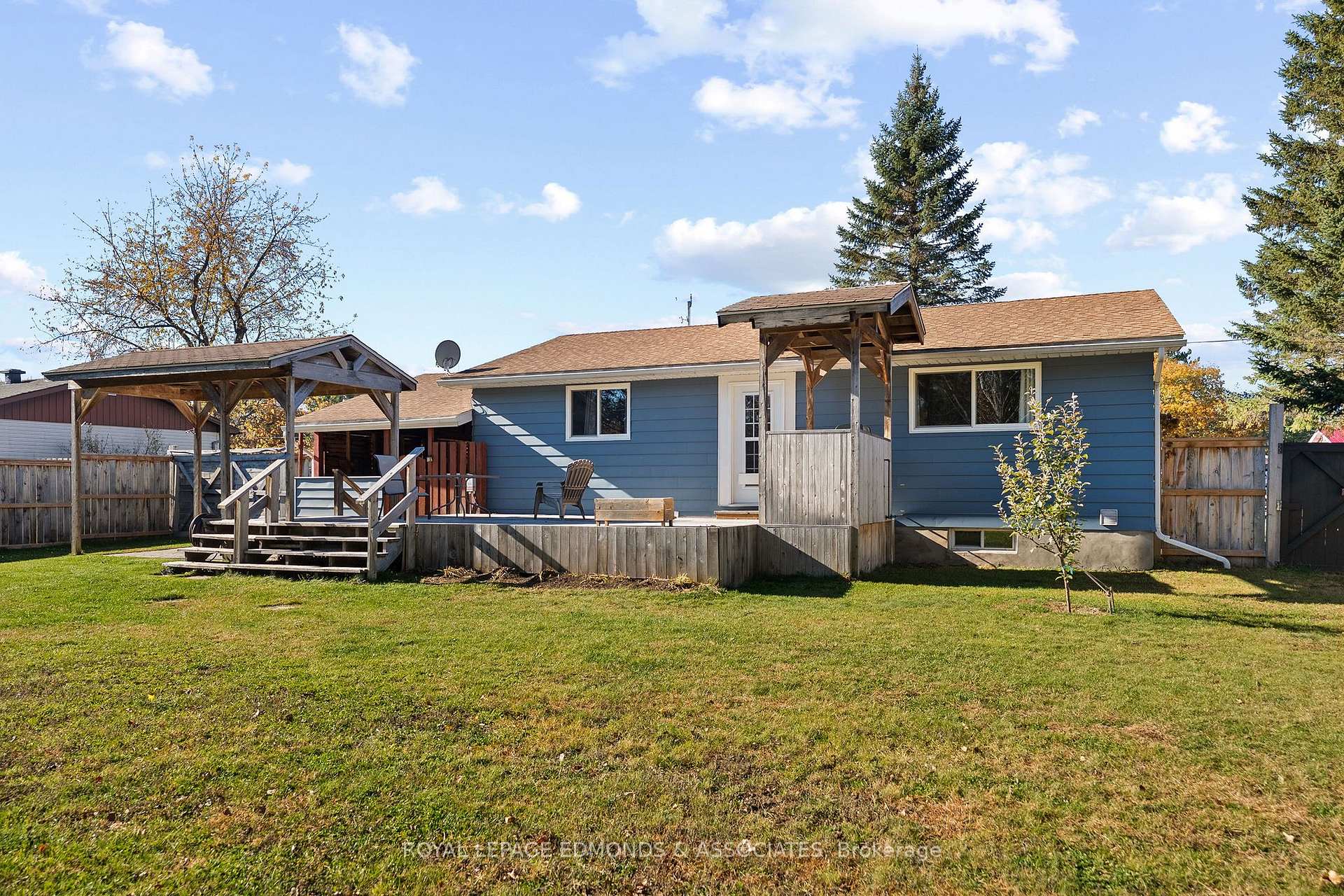 Photo 35 of 10 William Street, Petawawa, Petawawa — HOMEH
