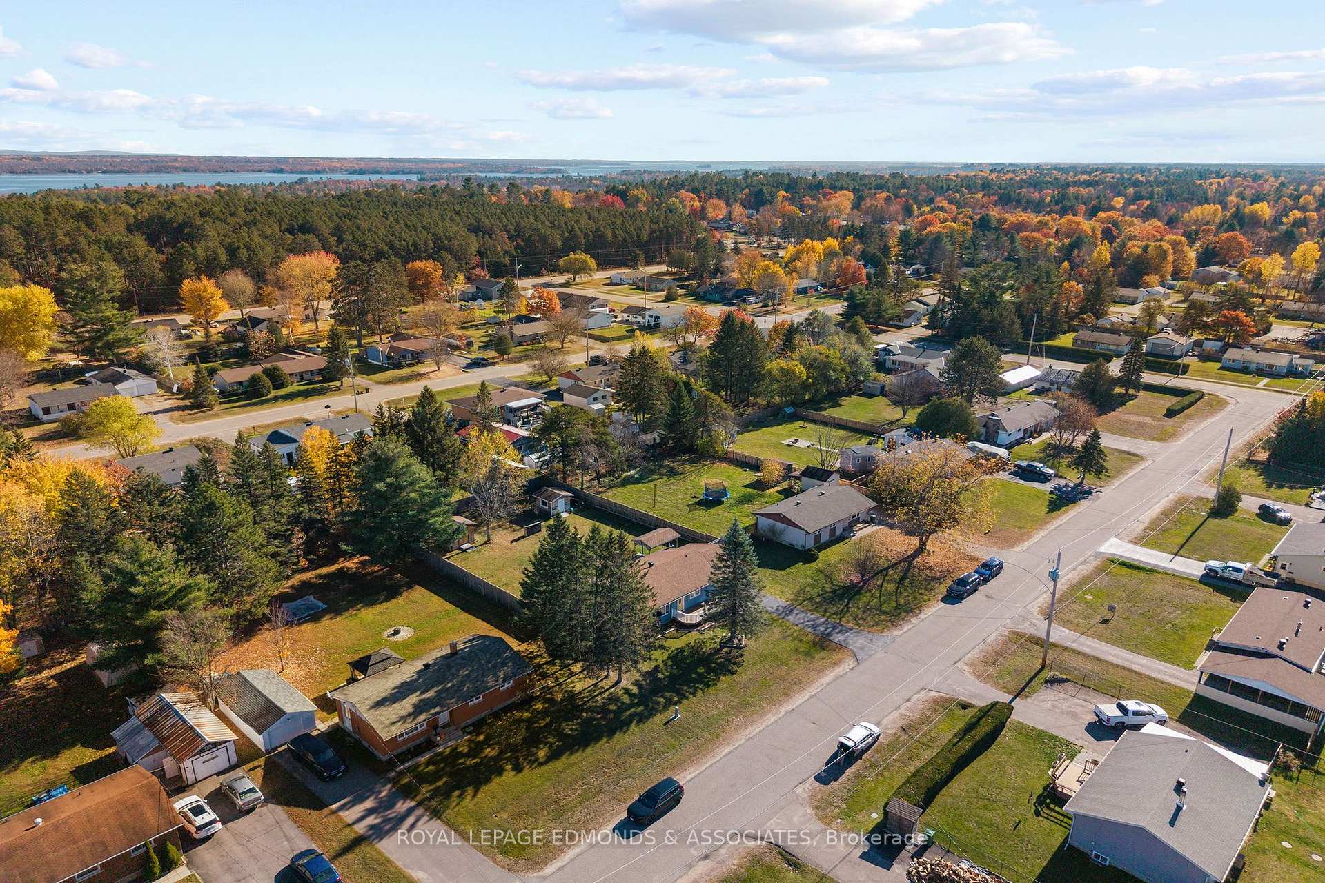 Photo 46 of 10 William Street, Petawawa, Petawawa — HOMEH