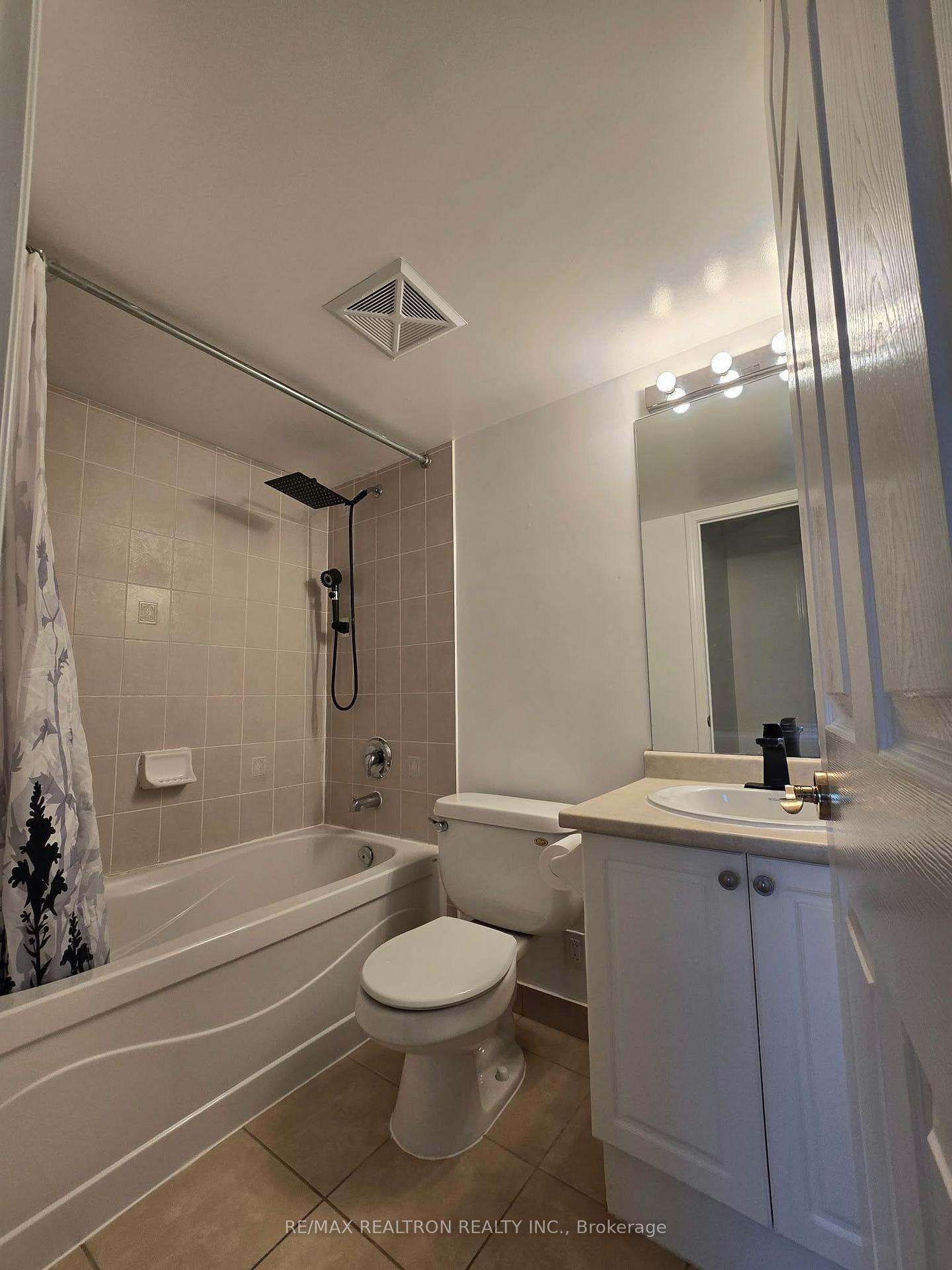Photo 5 of Unit 1107, 18 Spring Garden Avenue, North York, Willowdale East — HOMEH