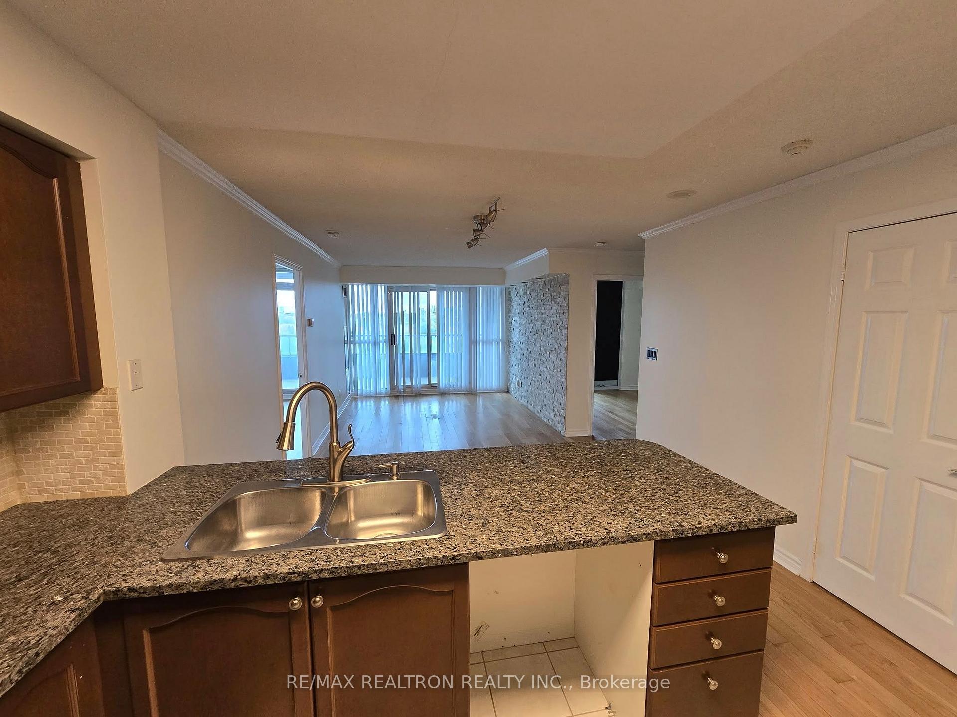 Photo 6 of Unit 1107, 18 Spring Garden Avenue, North York, Willowdale East — HOMEH