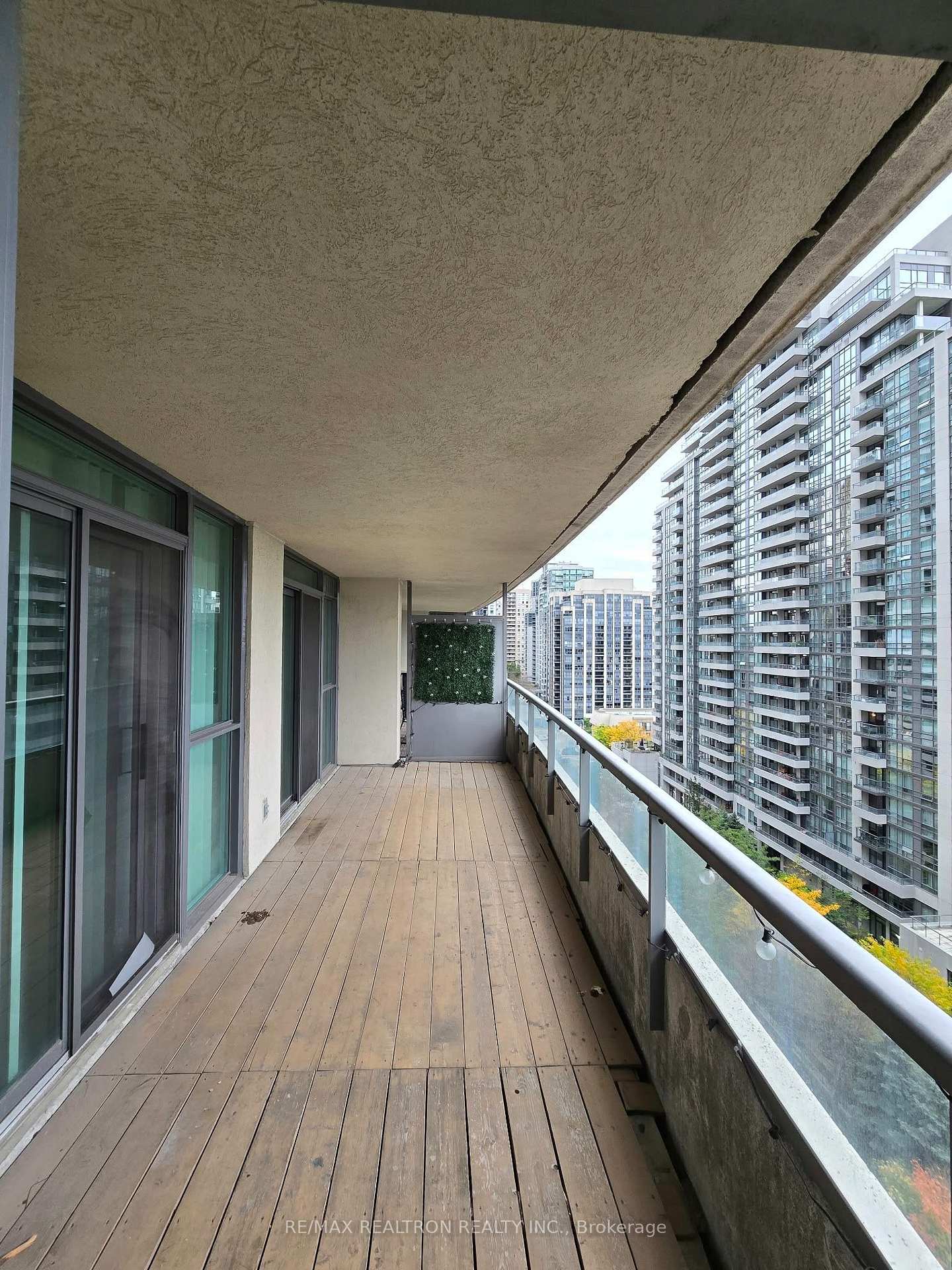 Photo 7 of Unit 1107, 18 Spring Garden Avenue, North York, Willowdale East — HOMEH