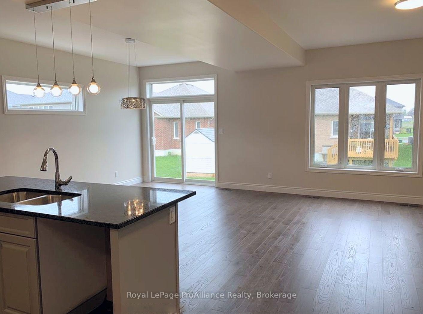 Photo 5 of 66 Farmington Crescent, Belleville, Thurlow Ward — HOMEH